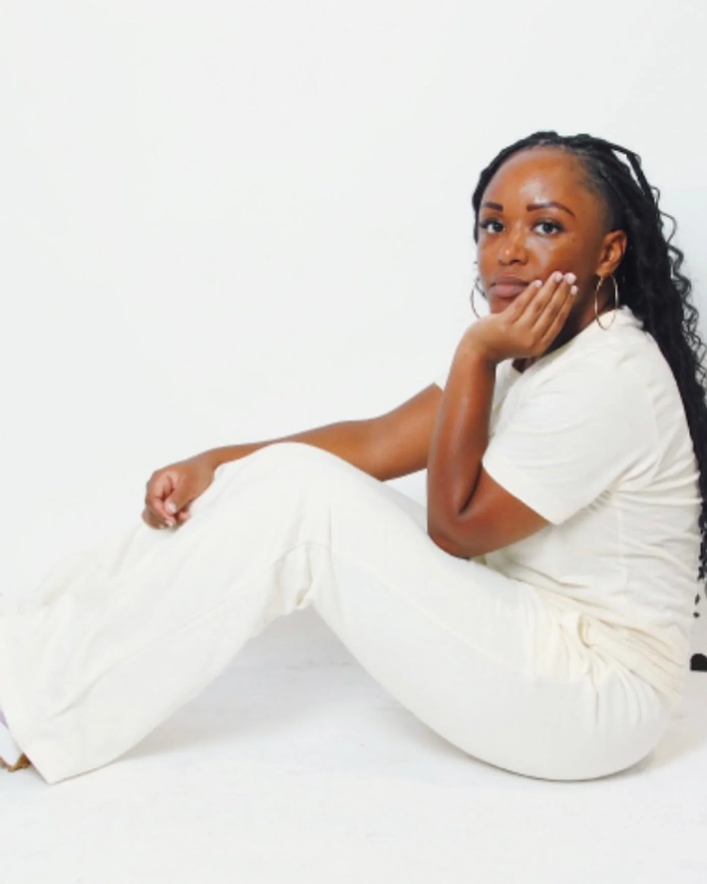 a girl. 
a young, black female. 

with a lot of thoughts. 
about a lot of things. 
one who writes all the feels and that which beckons her. 

here&rsquo;s to the relaunch of J. Elizabeth&rsquo;s Light!

a bridge between faith, culture and wellness

a