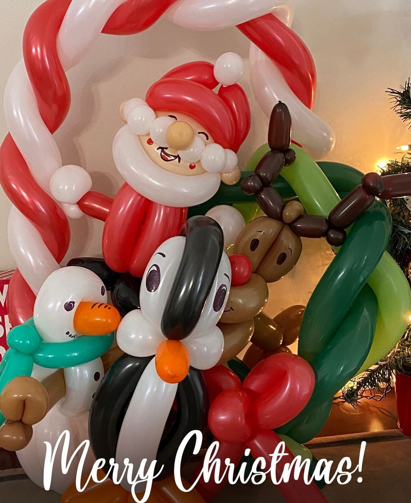 Merry Christmas to all! May your day with blessed with love &amp; joy! 
🙏🏻💚❤️
#balloons #balloontwisting #balloontwister#balloonartist #balloontwisting #entertainment #partyentertainer #southnjentertainer #bestofgloucestercounty