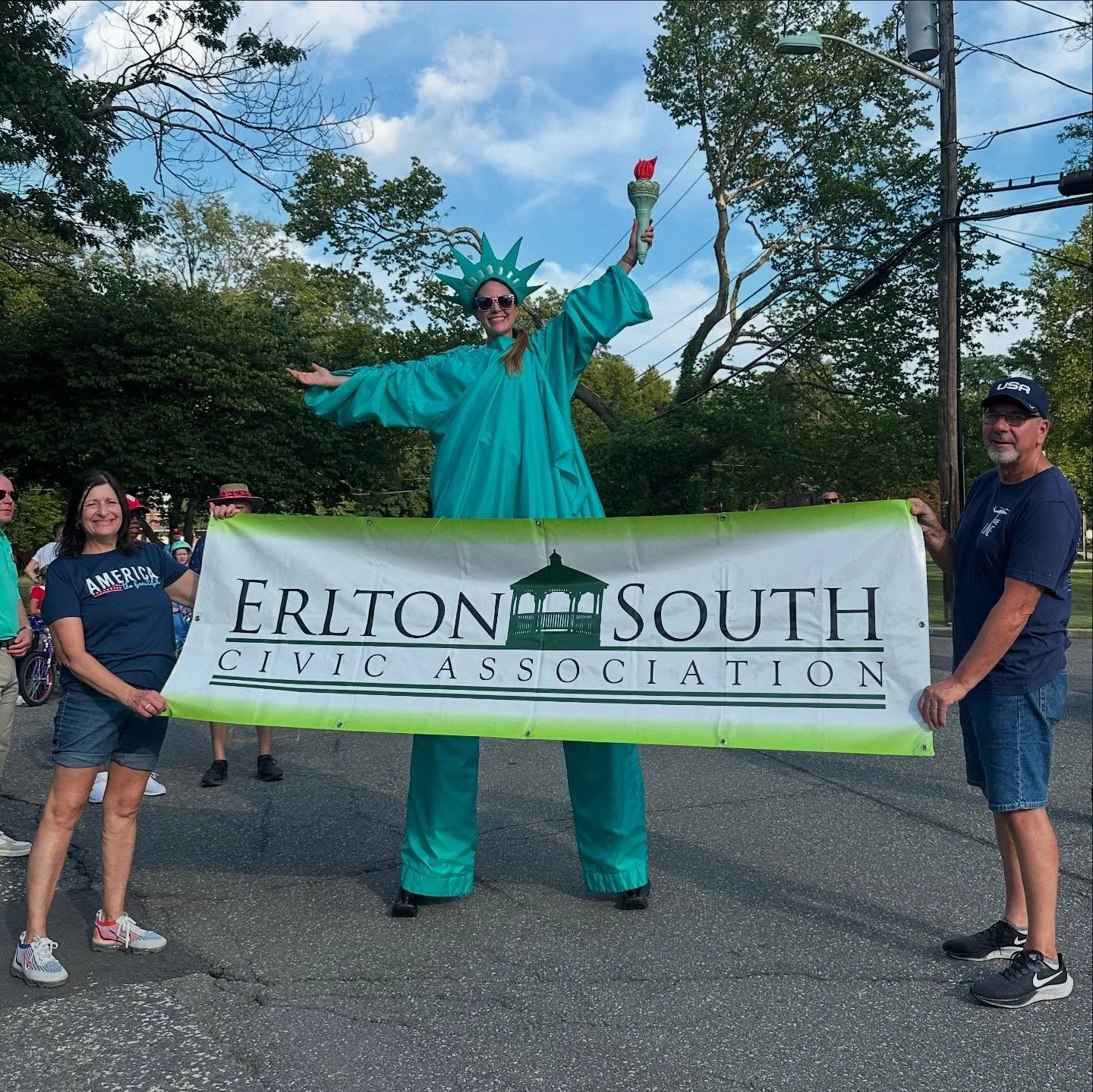 Second of my four 4th of July parades this week! Cherry Hill, NJ tonight with Erlton South Community. Made some balloons after the parade in the park. 🇺🇸 

#stilts #stiltwalking #stiltwalker  #femalestiltwalker #partyentertainer #southnjentertainer