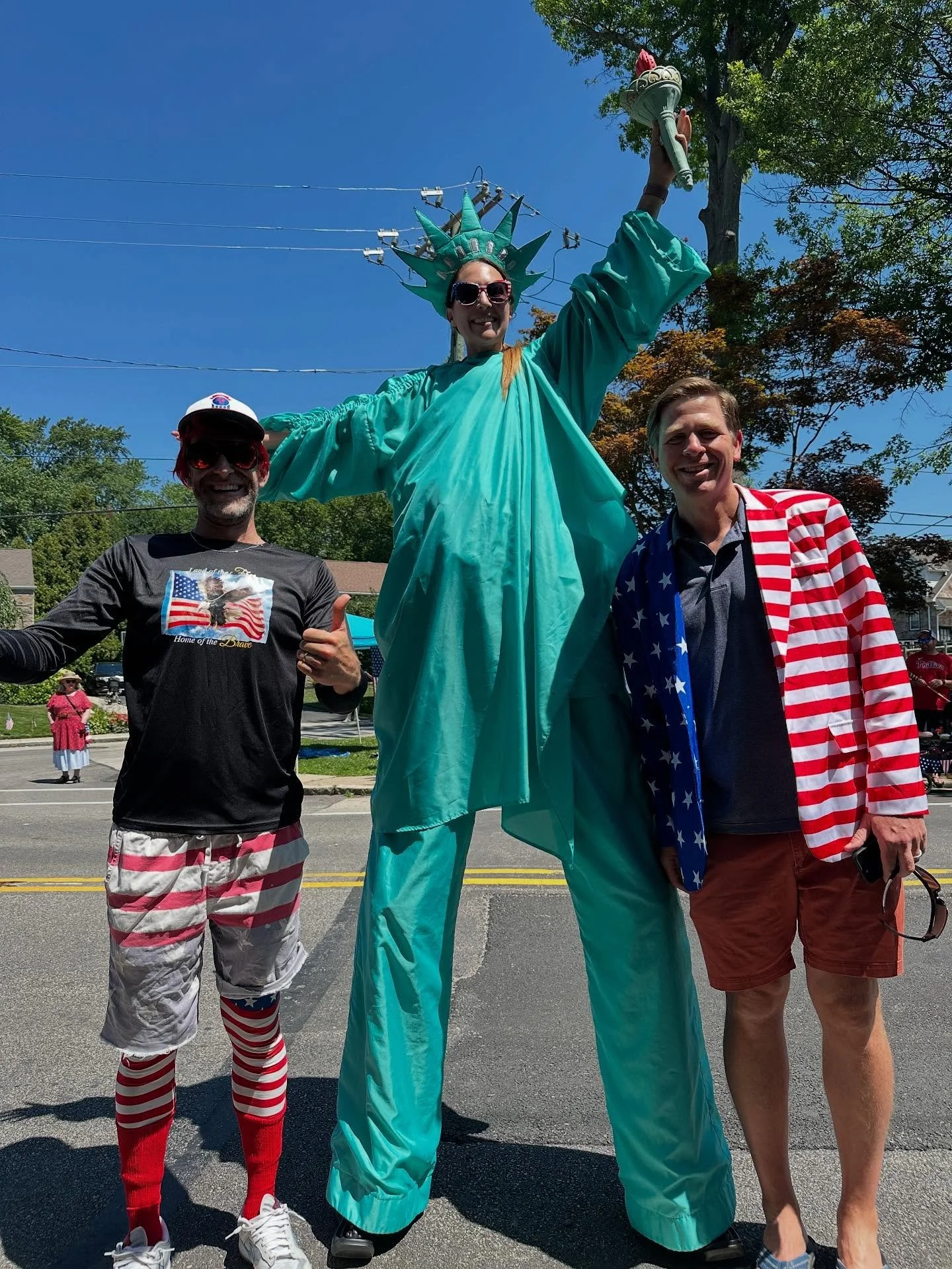 Happy Birthday America! Thurs of my four 4th of July parades this week! Always fun being in Rosemont, PA on the 4th! 🗽 🇺🇸 

#stilts #stiltwalking #stiltwalker  #femalestiltwalker #partyentertainer #southnjentertainer #bestofgloucestercounty