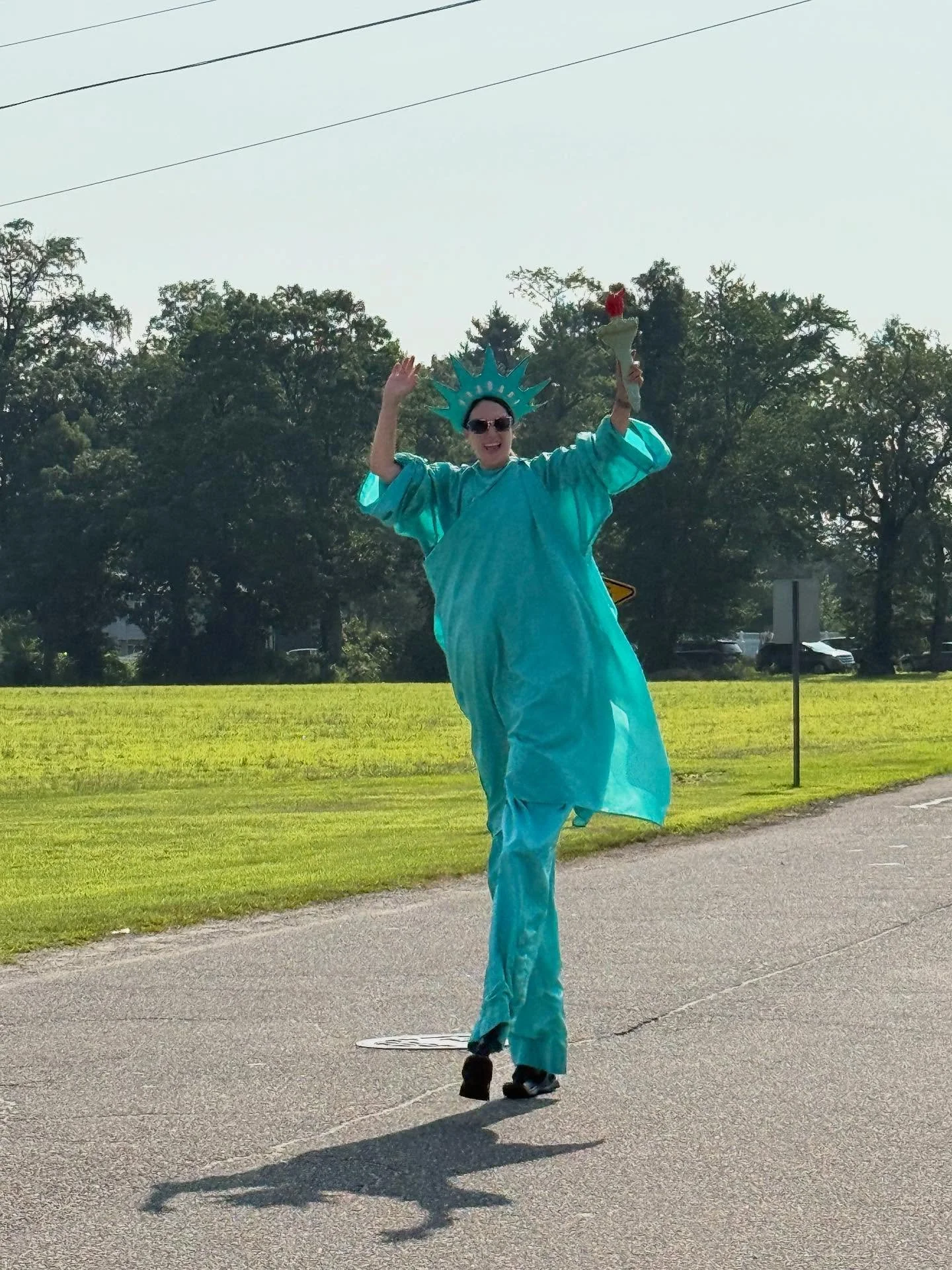 Wrapped up my 4️⃣ parades for the 4️⃣th of July at Gibbstown! I&rsquo;ve been walking this one for close to 15 years! 🇺🇸🗽❤️🤍💙

#stilts #stiltwalking #stiltwalker  #femalestiltwalker #partyentertainer #southnjentertainer #bestofgloucestercounty