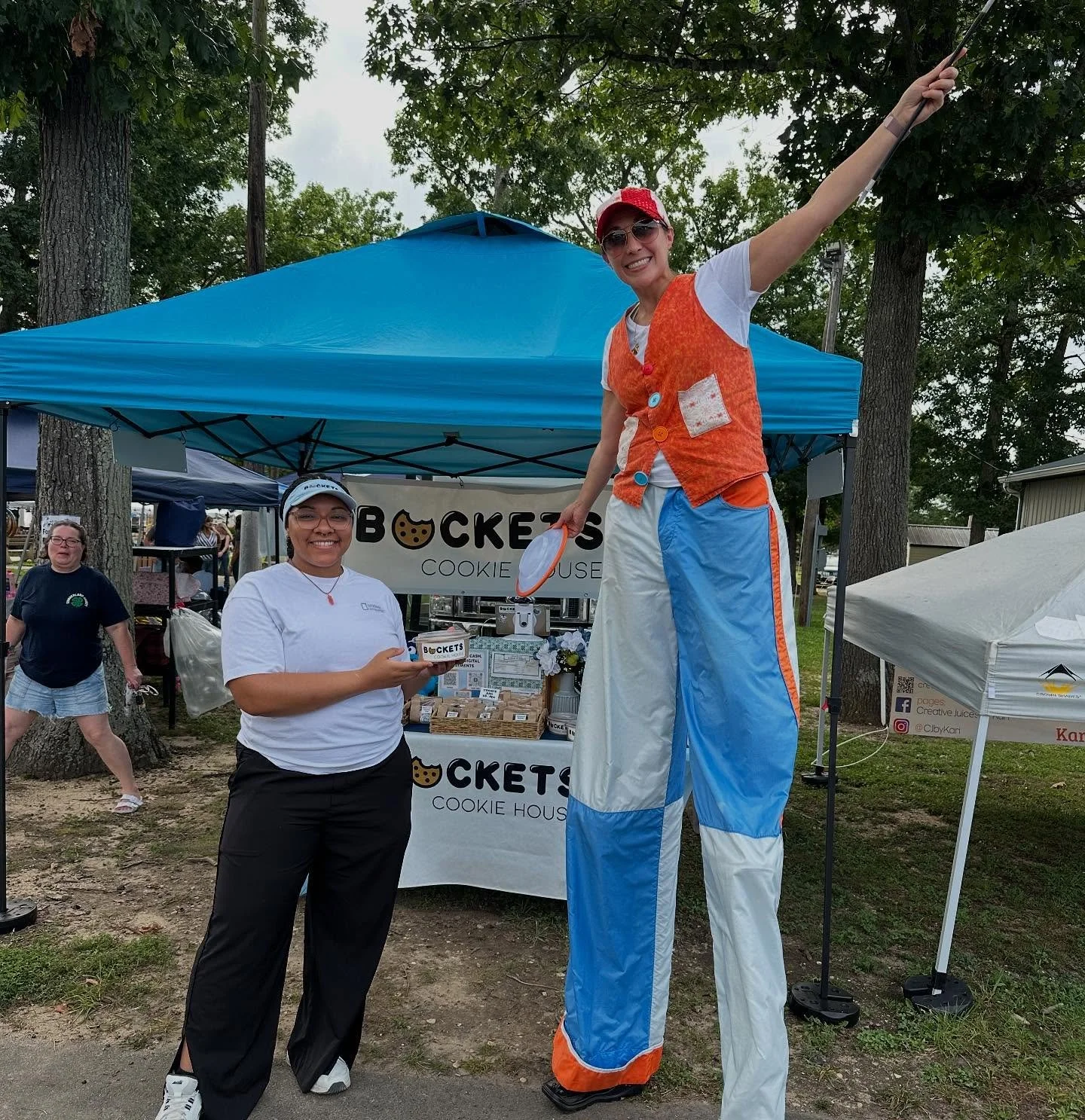 Last day at the Cumberland County Fair! I had the pleasure of working in the next tent over from @buckets.cookiehouse ! 🍪 

Not only does she have amazing cookies, she also offers the most amazing Gluten Free chocolate chip cookies for the same pric