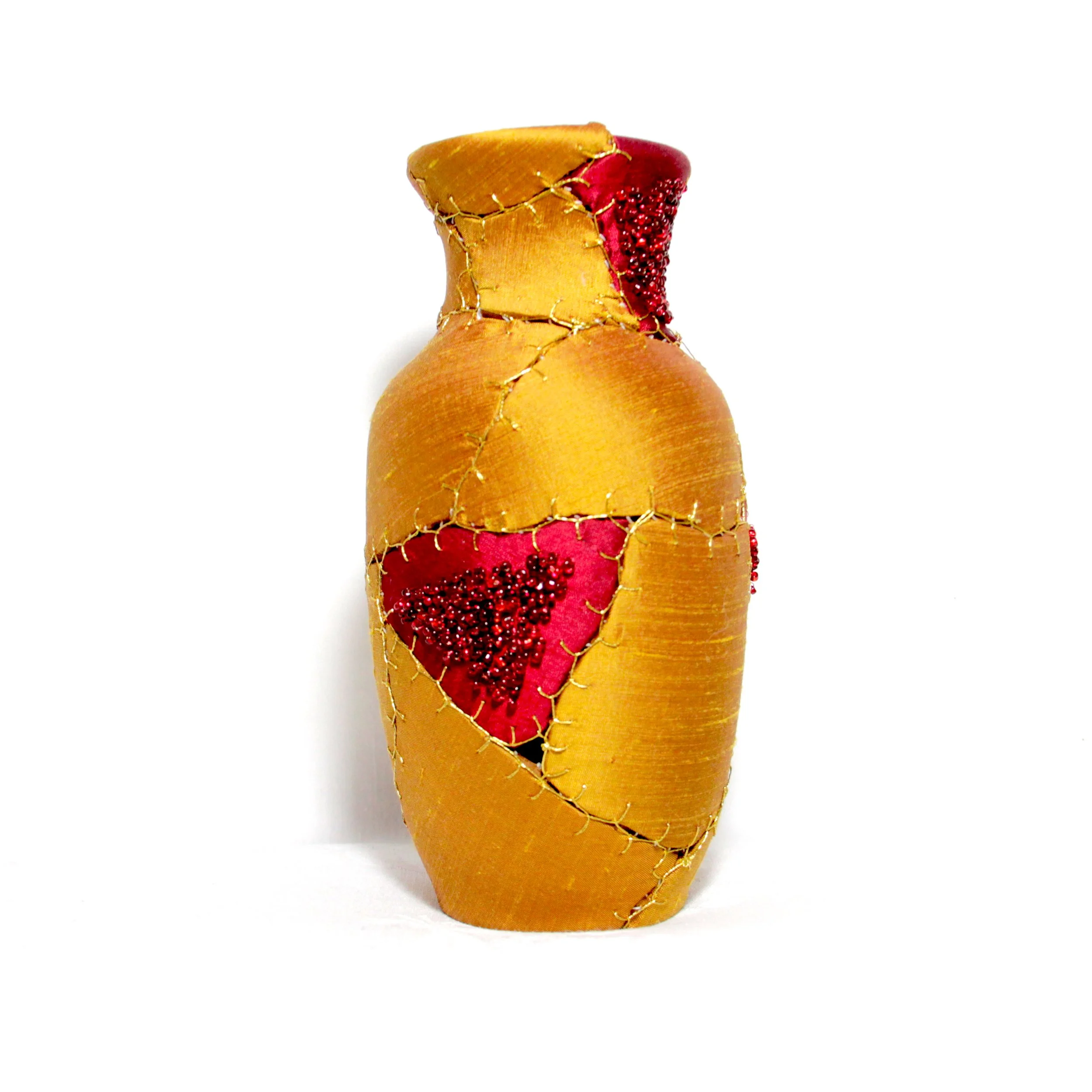 Tamara Russell Gold1a - Naarm Textile Collective.JPG