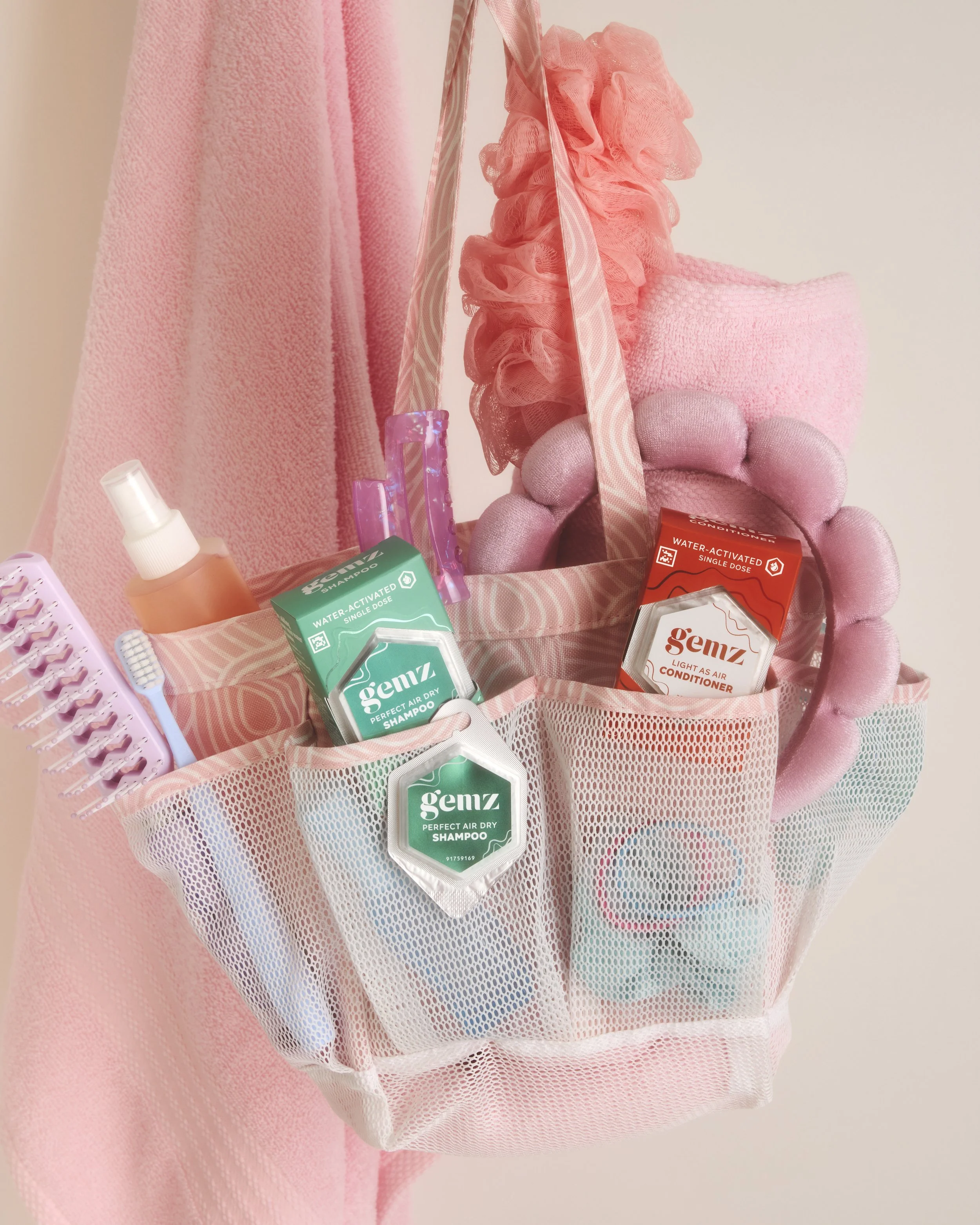 DEV0023_College Shower Caddy_MAIN_1.jpg