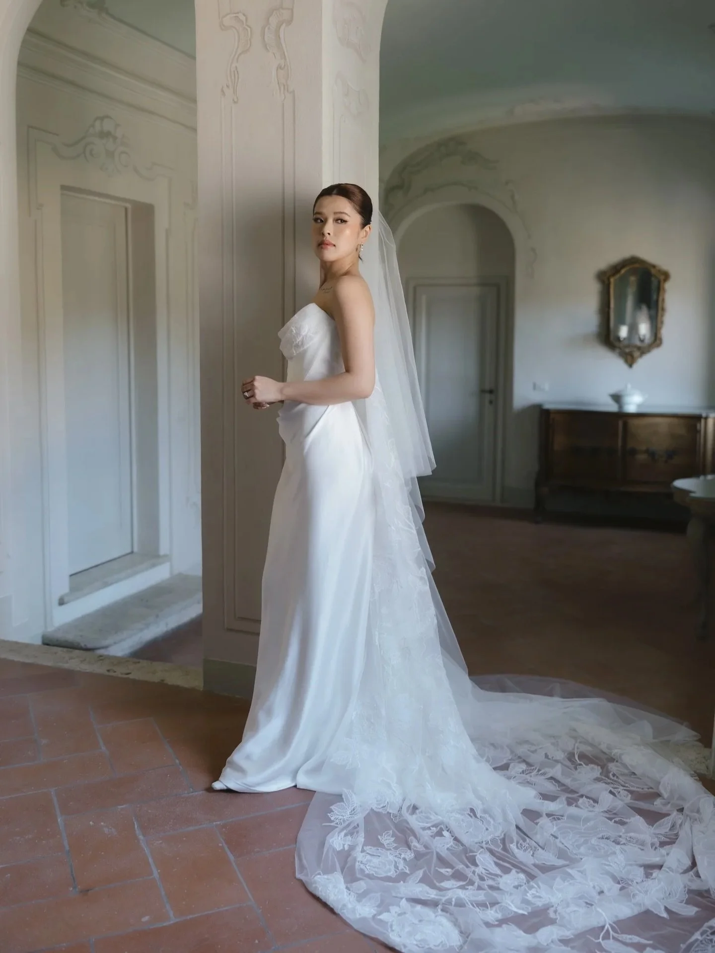 A wedding that still takes our breath away
Christy &amp; Tyson at the stunning @lafoce

@c.705 + @tysonyoshi
Planner: @the_tuscan_wedding
Gown: @theloftbridal
Videographer: @matcastefilms