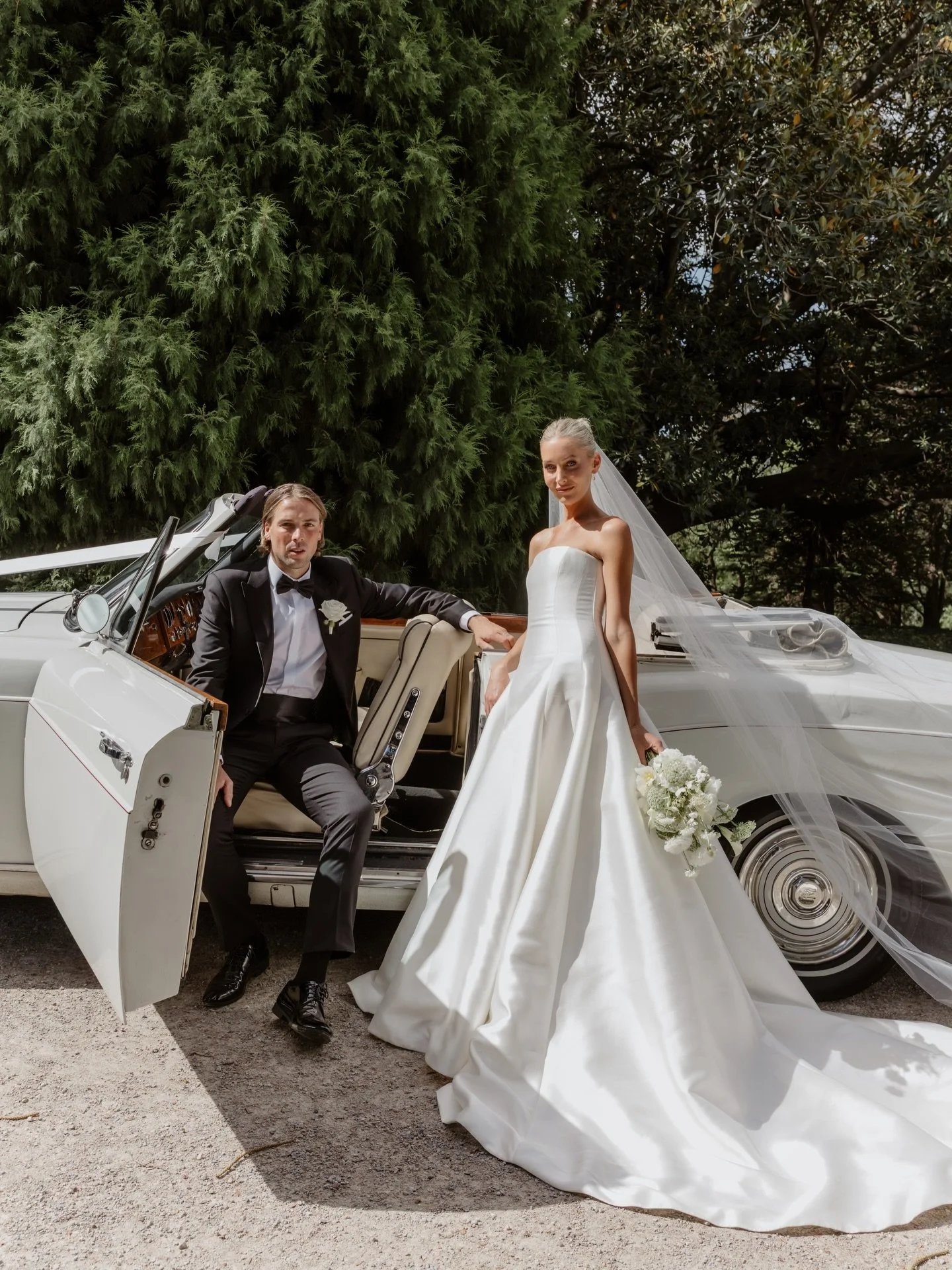 Rachael and Chris

Photographer @biancavirtueweddings
Wedding Planner @abloomandveileventsco
Videographer @filmmywedding_
Florals @flowersstgermain
Dress @kyhabride
Content @gracesedit_