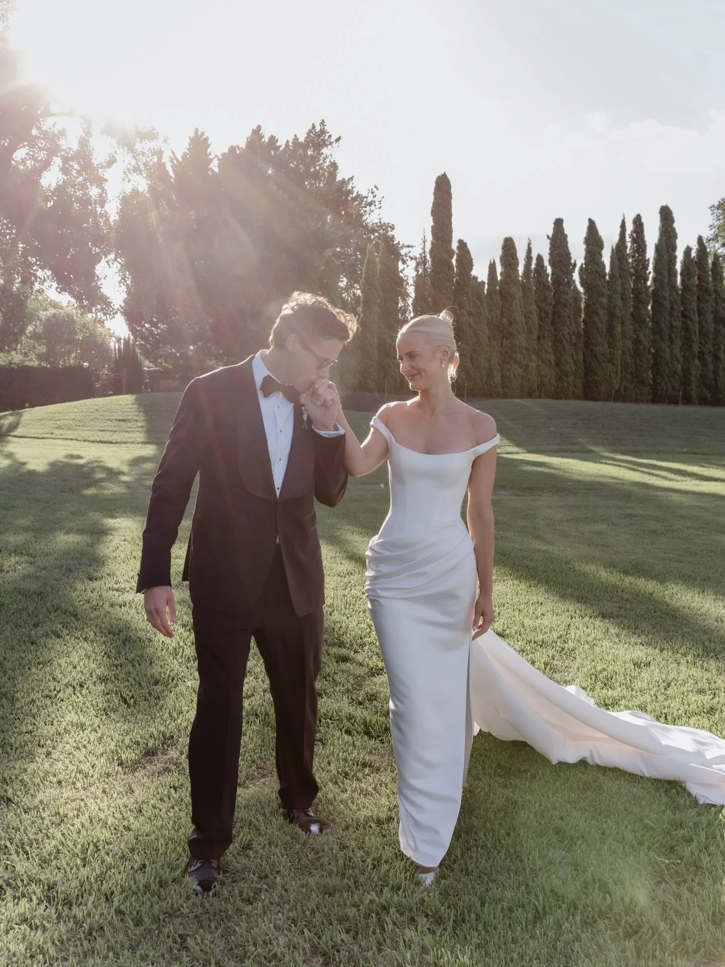 India and Lachie⁠
Photographer @biancavirtueweddings⁠
Videographer @seaoflovefilmco⁠
Florals @fwild_in_love.floral⁠
Dress @kyhabride