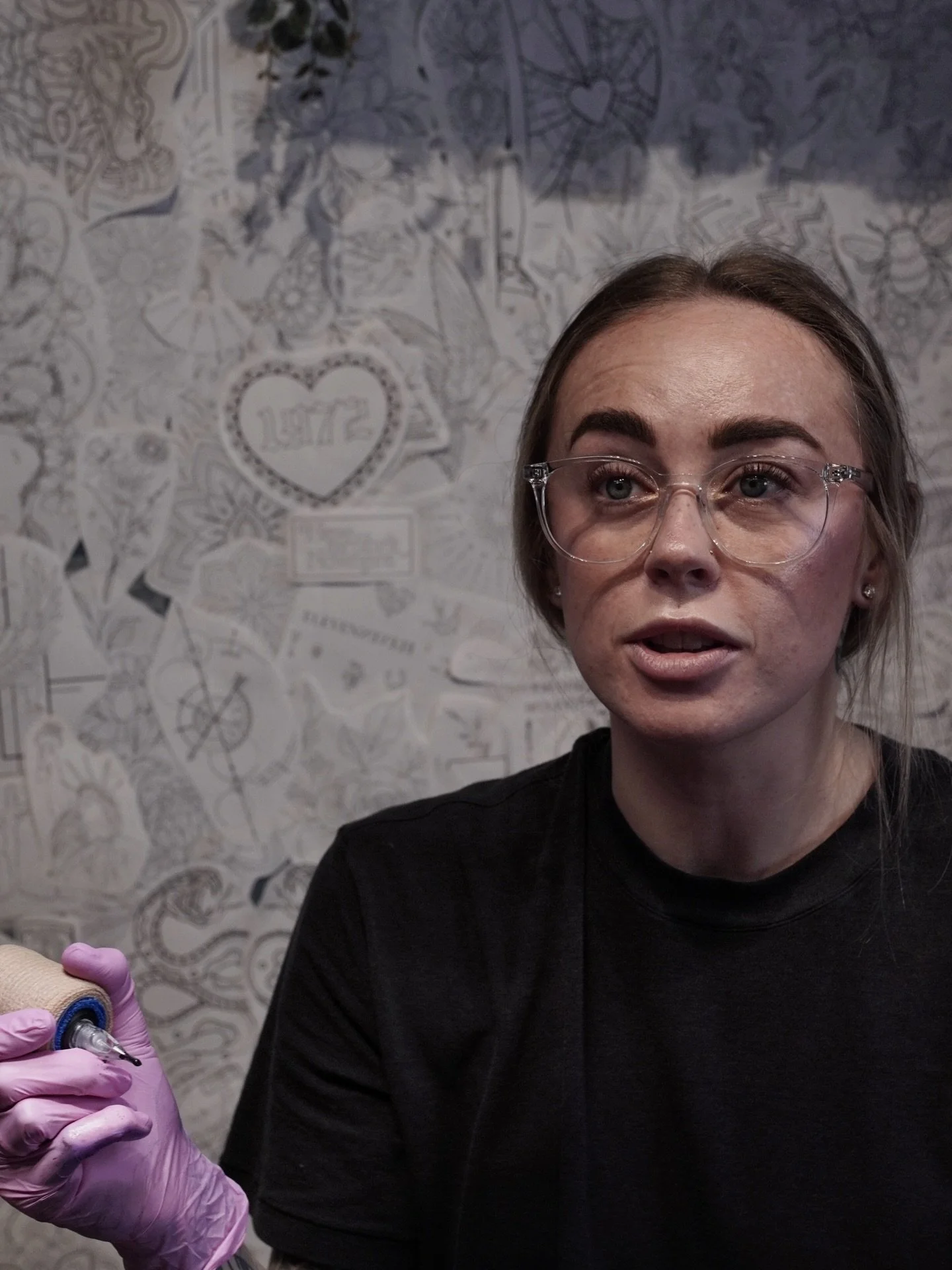 When you ask @thomasthetattooer to take some &lsquo;nice&rsquo; action shots of you tatting.
I&rsquo;m sorry to everyone who I tattoo if this is my daily facial expressions.
😂🤦🏼&zwj;♀️💉 

#tattoosbyrachelgrace #mirfinandmullaneytattoocollective #