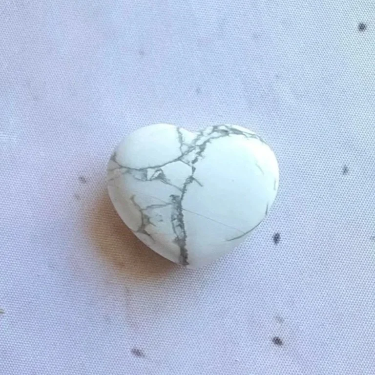 Natural White Howlite puff heart with grey veining