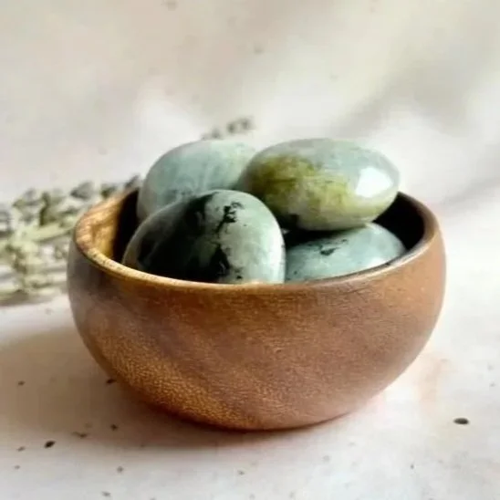 Labradorite | Crystal Palm Stone