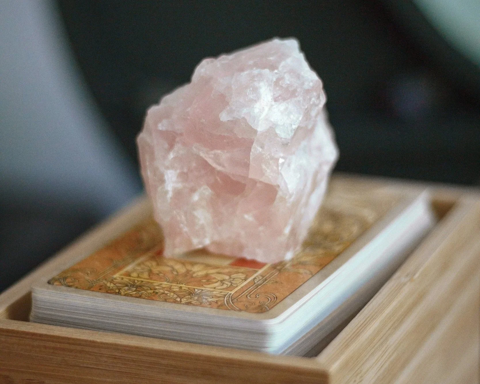 Rose Quartz Crystal: Meaning, Benefits, Uses &amp; Traditional Properties