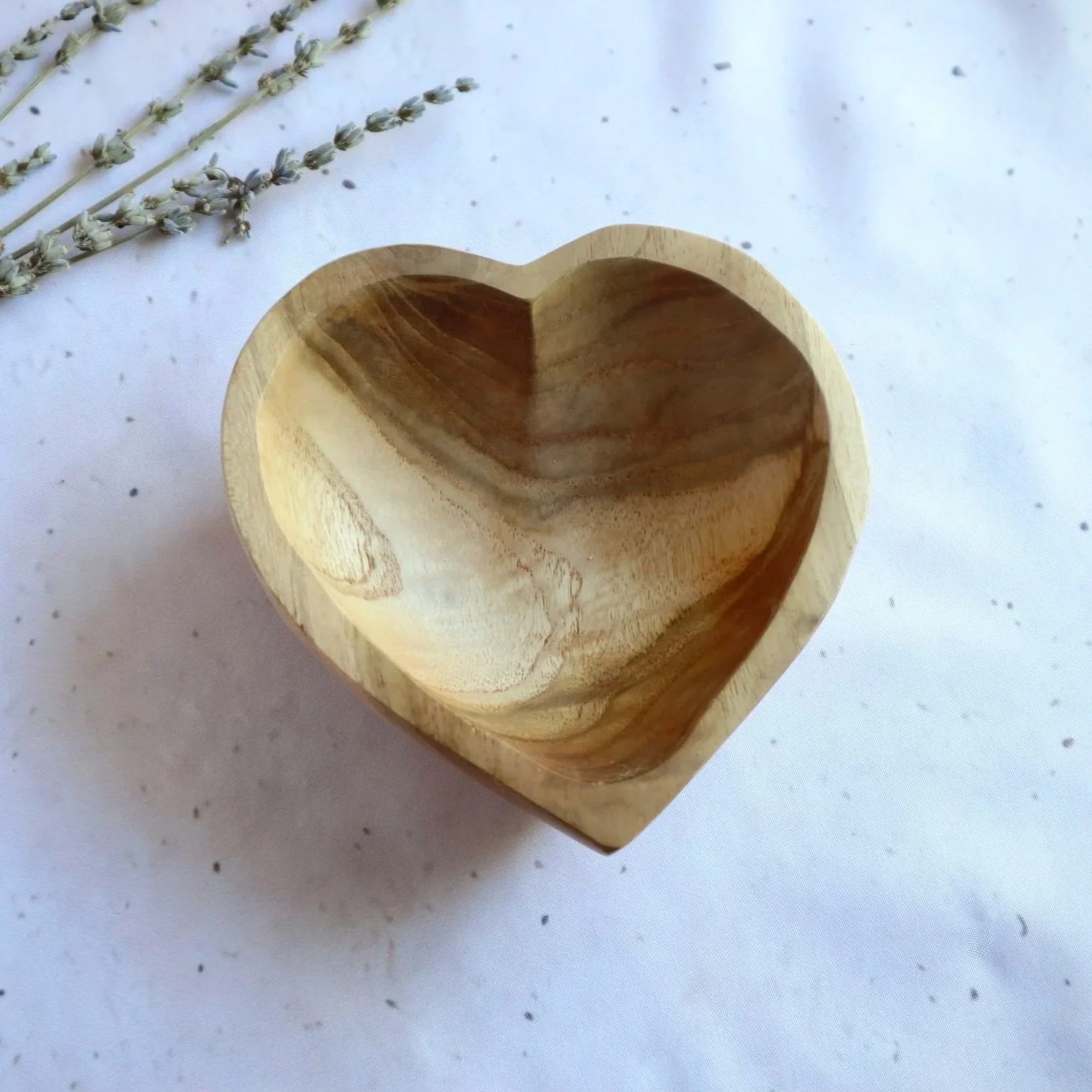 Heart-shaped wooden bowl for displaying crystals, jewellery and treasured keepsakes.