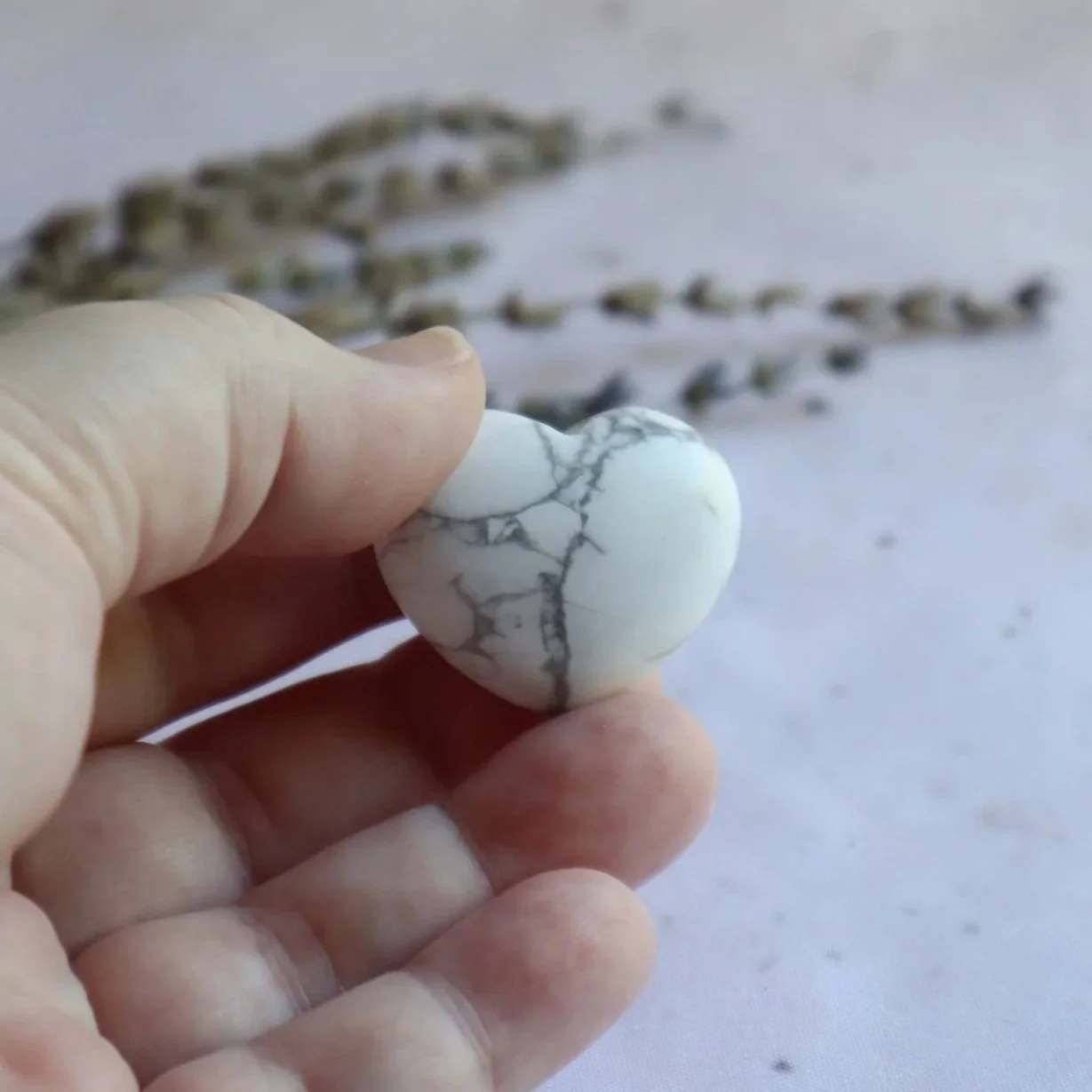 Natural Howlite puff heart with white and grey colouring