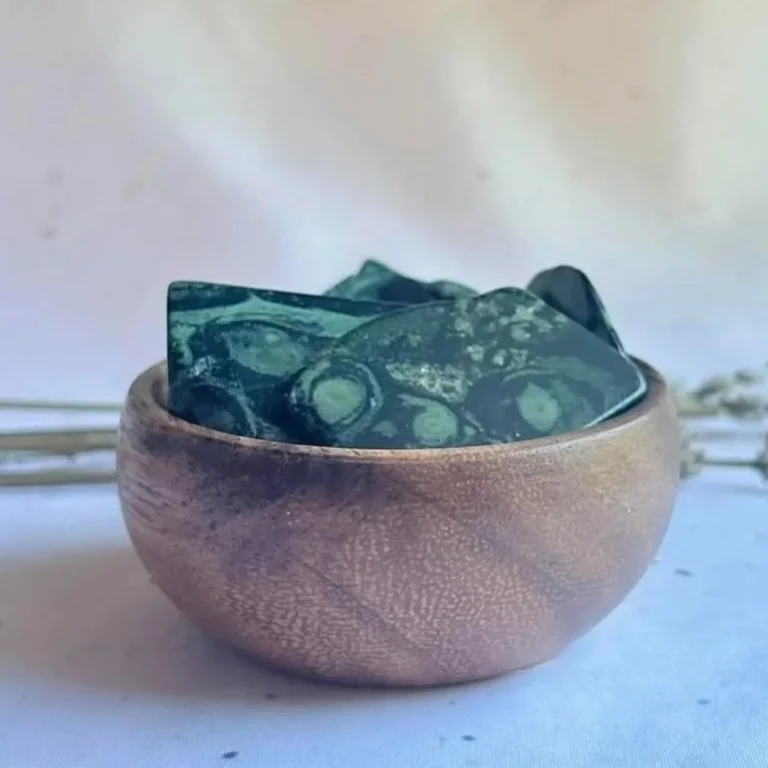 Natural Kambaba Jasper slab weighing approximately 18 grams with green and black patterns
