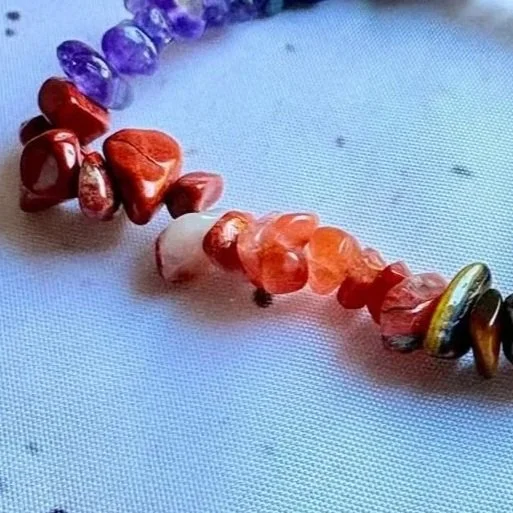 Seven chakra crystal chip bracelet for everyday wear