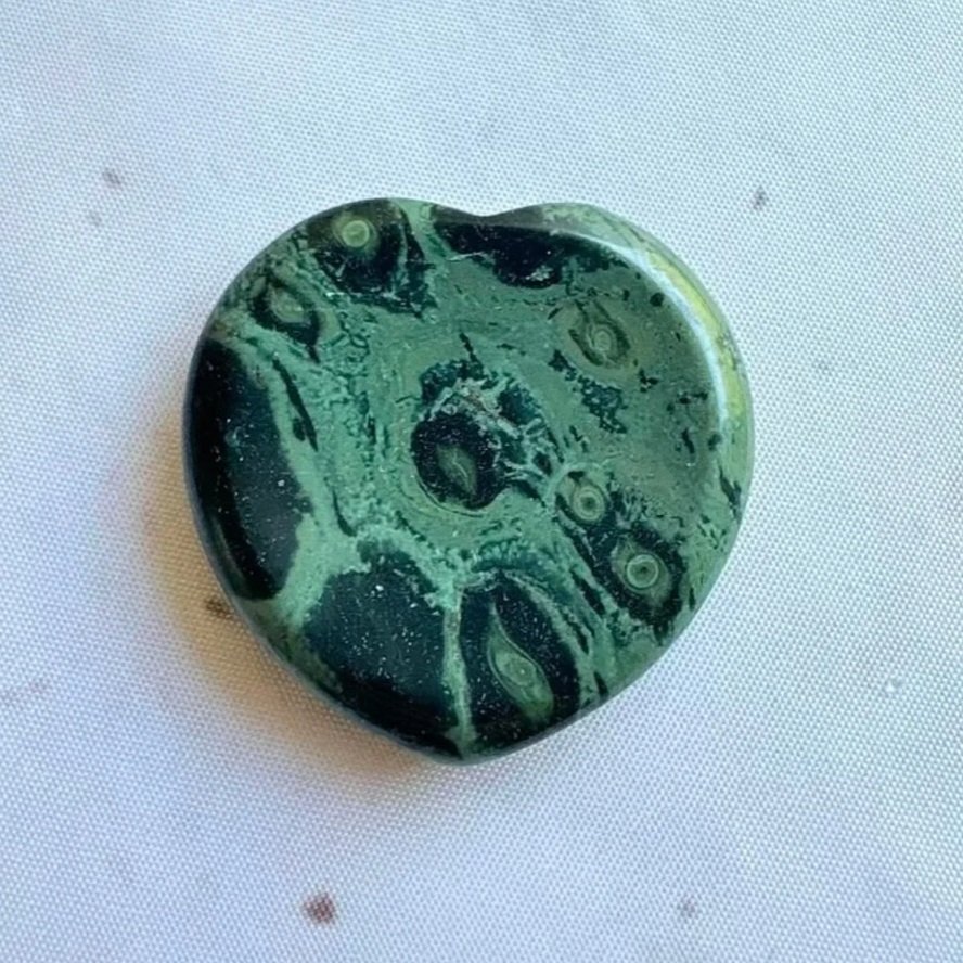 Polished Kambaba Jasper heart worry stone measuring approximately 4cm