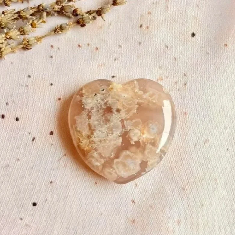 Flower Agate heart measuring approximately 5cm with natural floral patterns