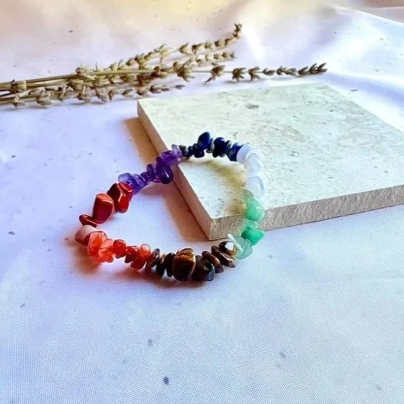 Colourful stretch bracelet made with natural crystal chip beads