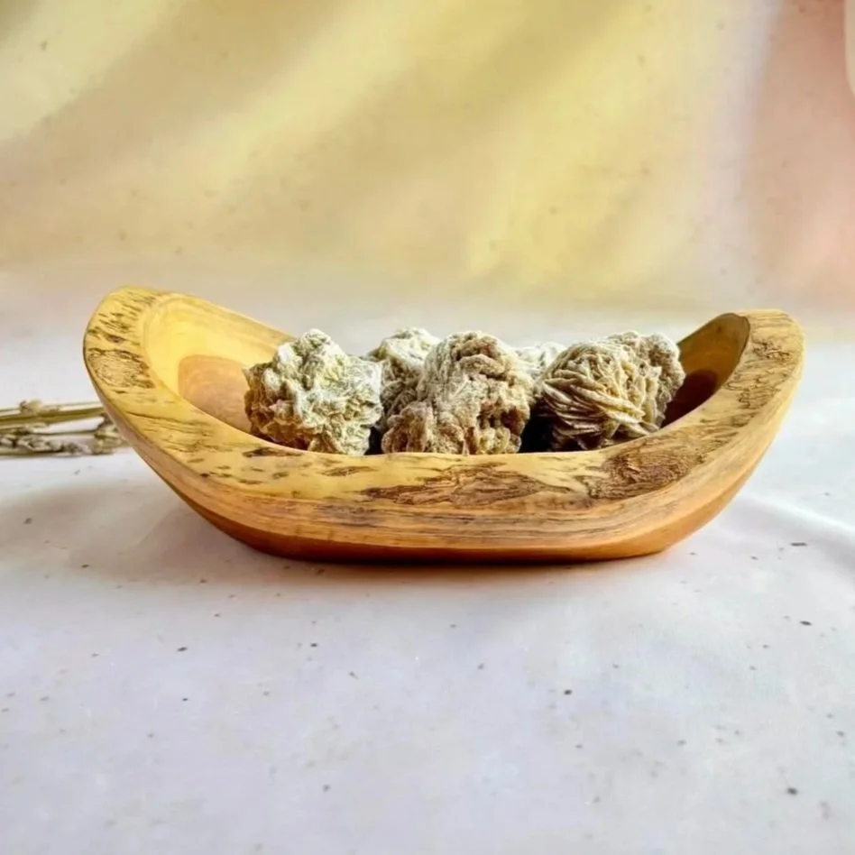 Natural Desert Rose crystal with an average weight of approximately 44g
