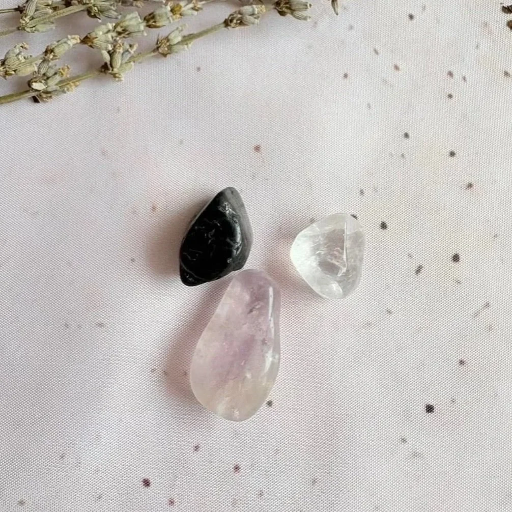 Crystal gift kit in a reusable sealable pouch with a colourful keyring