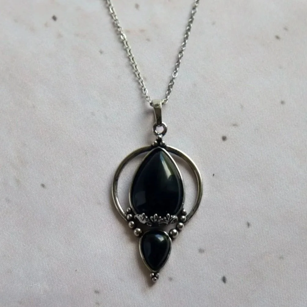 Back Onyx | Crystal Necklace
