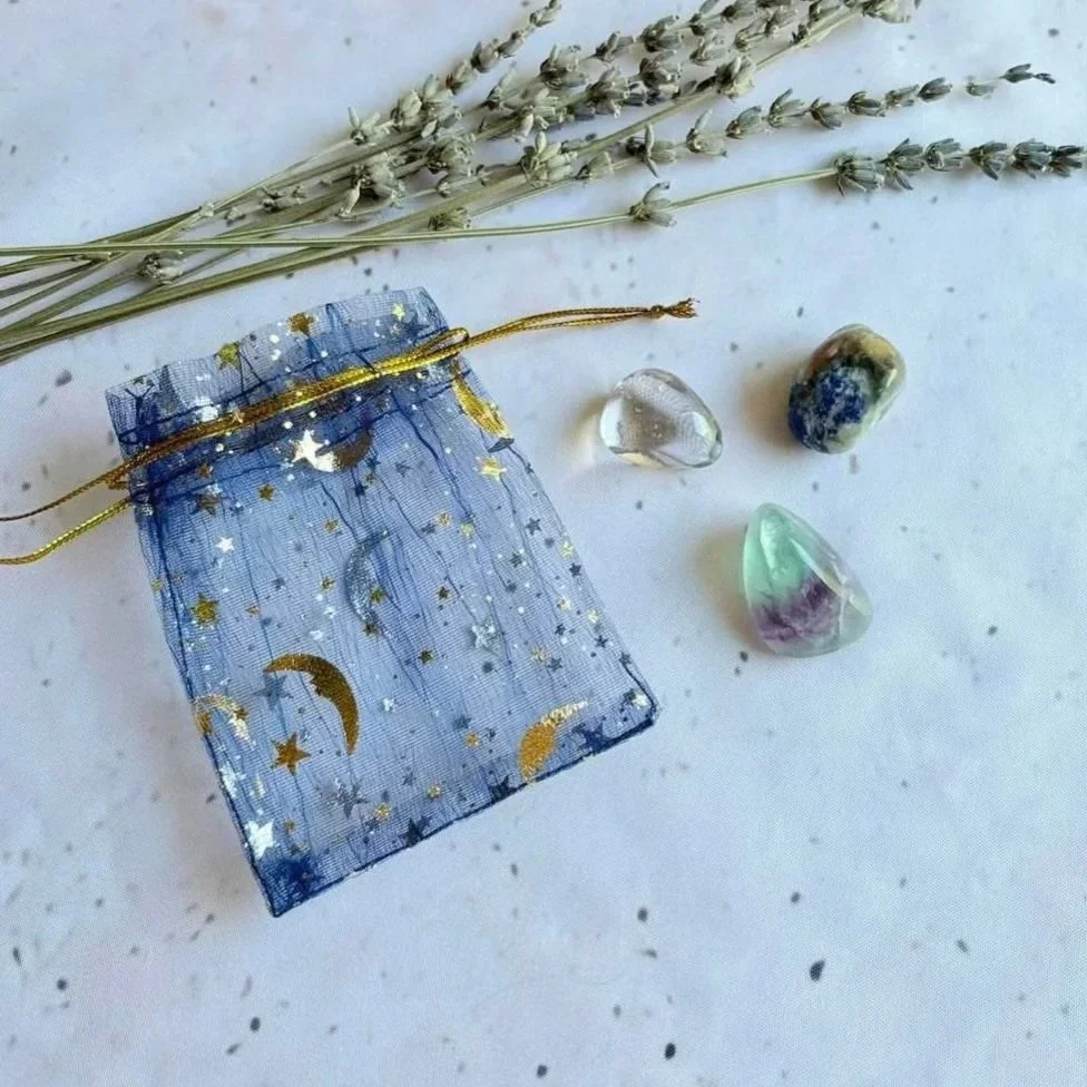 Focus crystal pack in a reusable organza pouch