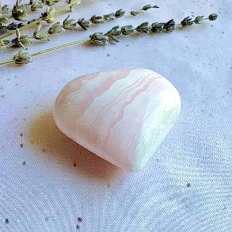 Mangano Calcite crystal heart display piece for home décor and gifting