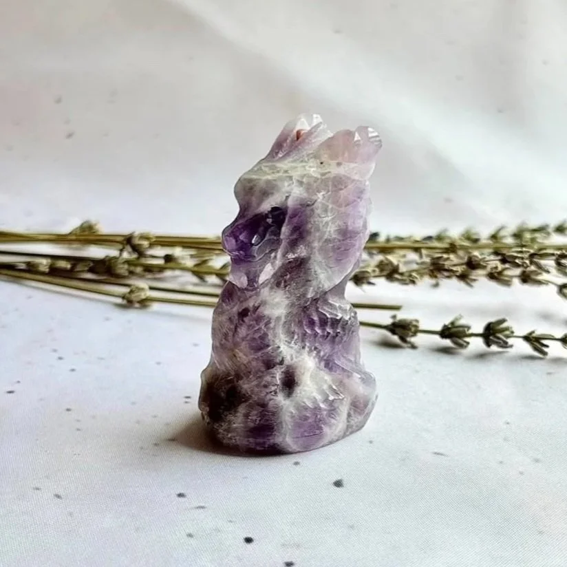 Chevron Amethyst dragon carving measuring approximately 6cm tall
