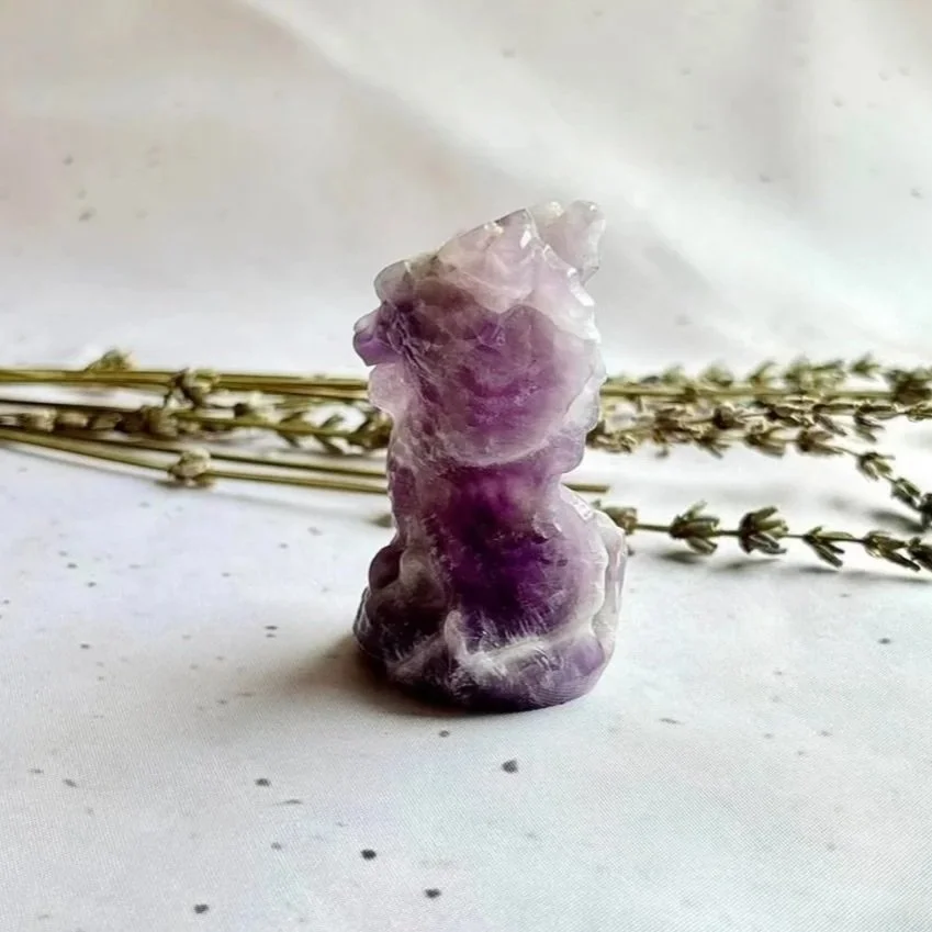 Detailed crystal dragon carving suitable for collectors and crystal enthusiasts