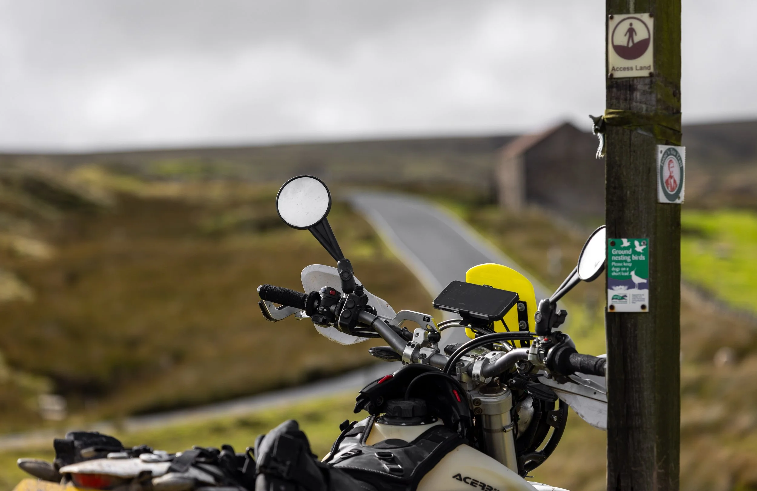 Leaning post for the 450. Cumbria. England. 2025.