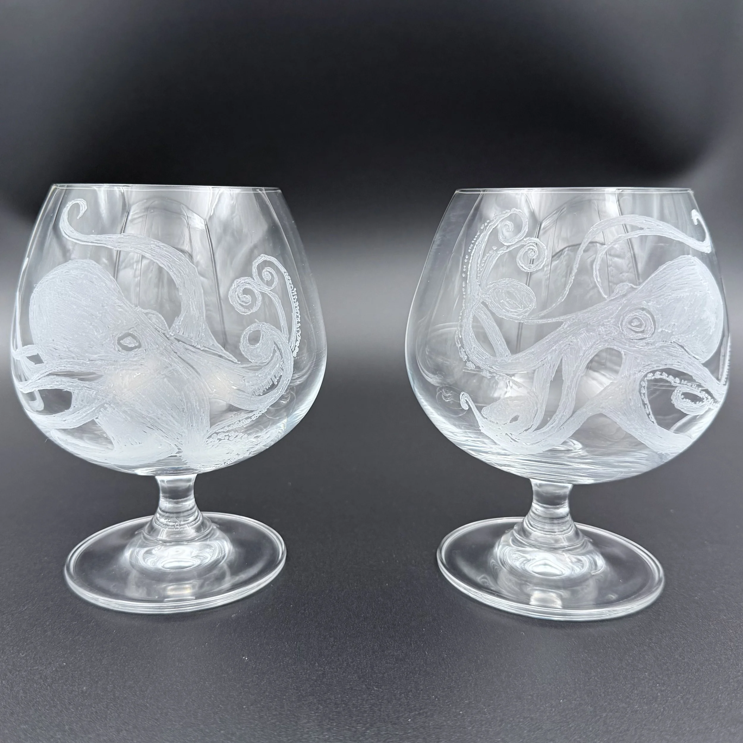 Handgraverad cognacskupa 625 ml i blyfri kristall