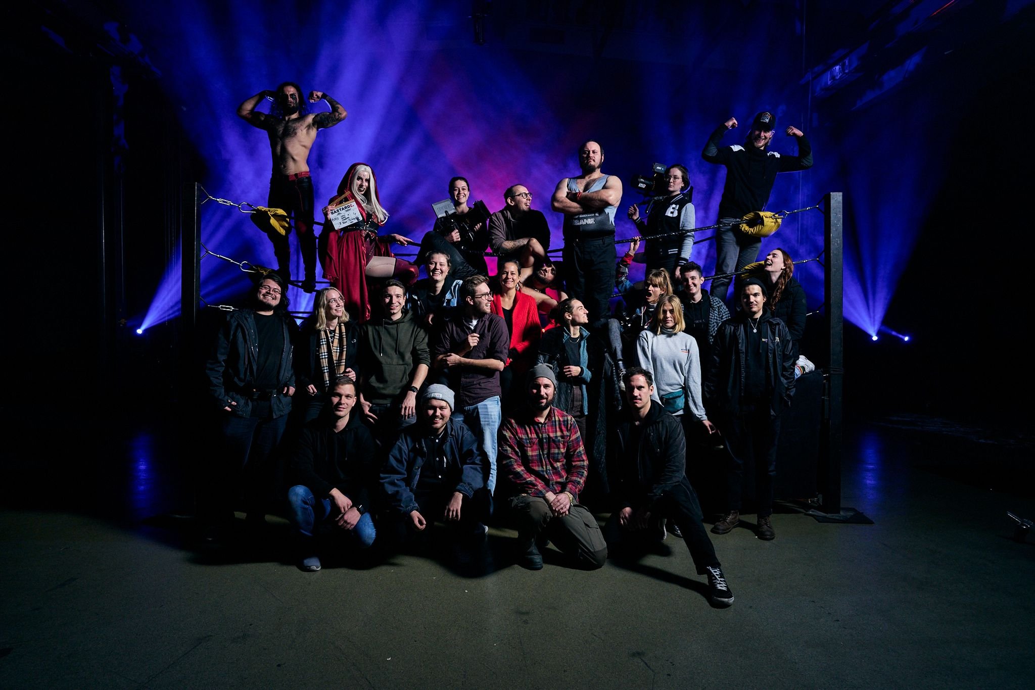 Crew Foto des Teams beim Dreh von BASTARD2. Bad Company