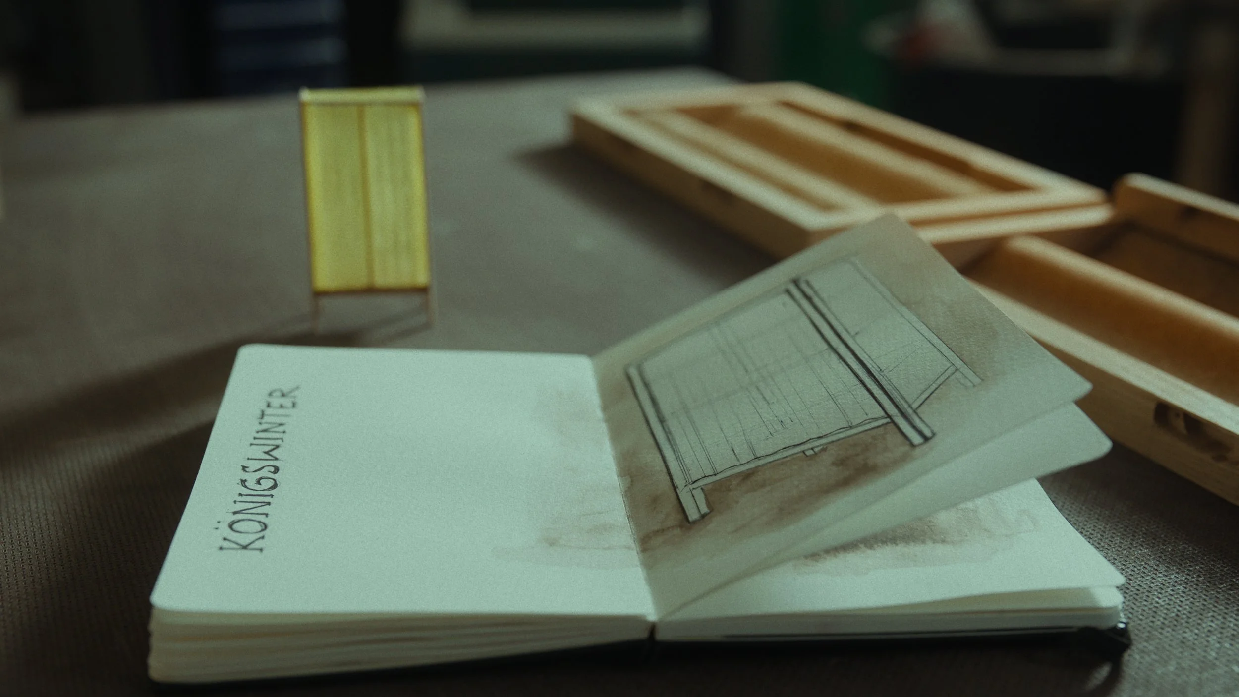 Nahaufnahme eines Modells und einer Zeichnung des Heilig Object Schranks Königswinter