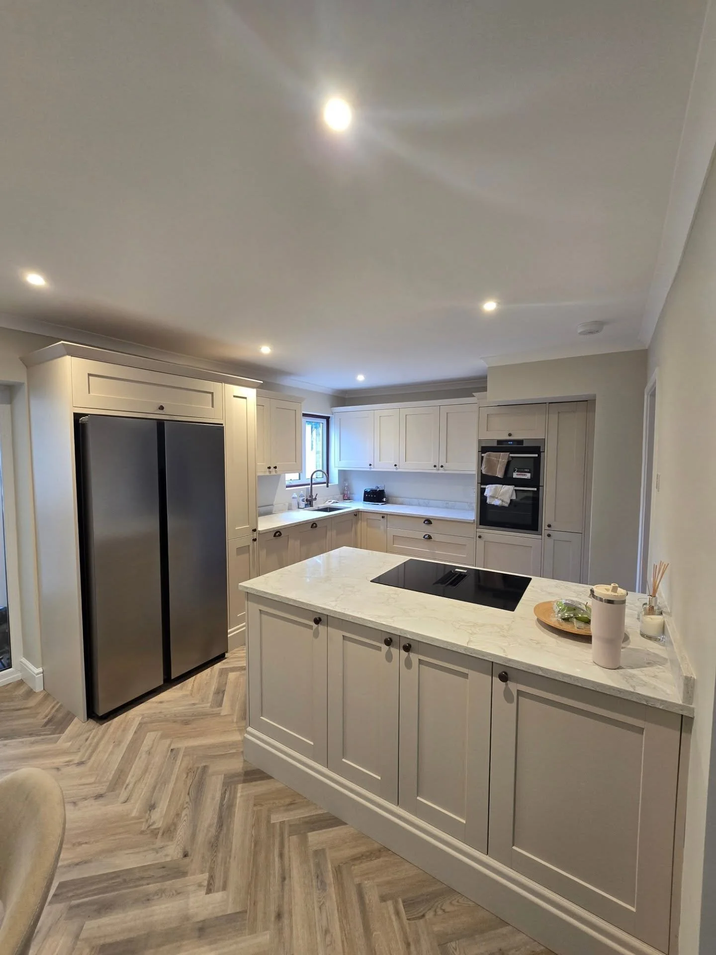 Happy Sunday instagramers 😎

A recent project me and team have completed. ✔️

The biggest impact on this project was to knock through the dividing wall to make this a beautiful open planned kitchen. 

@howdensjoinery supplying the kitchen.

Are you 