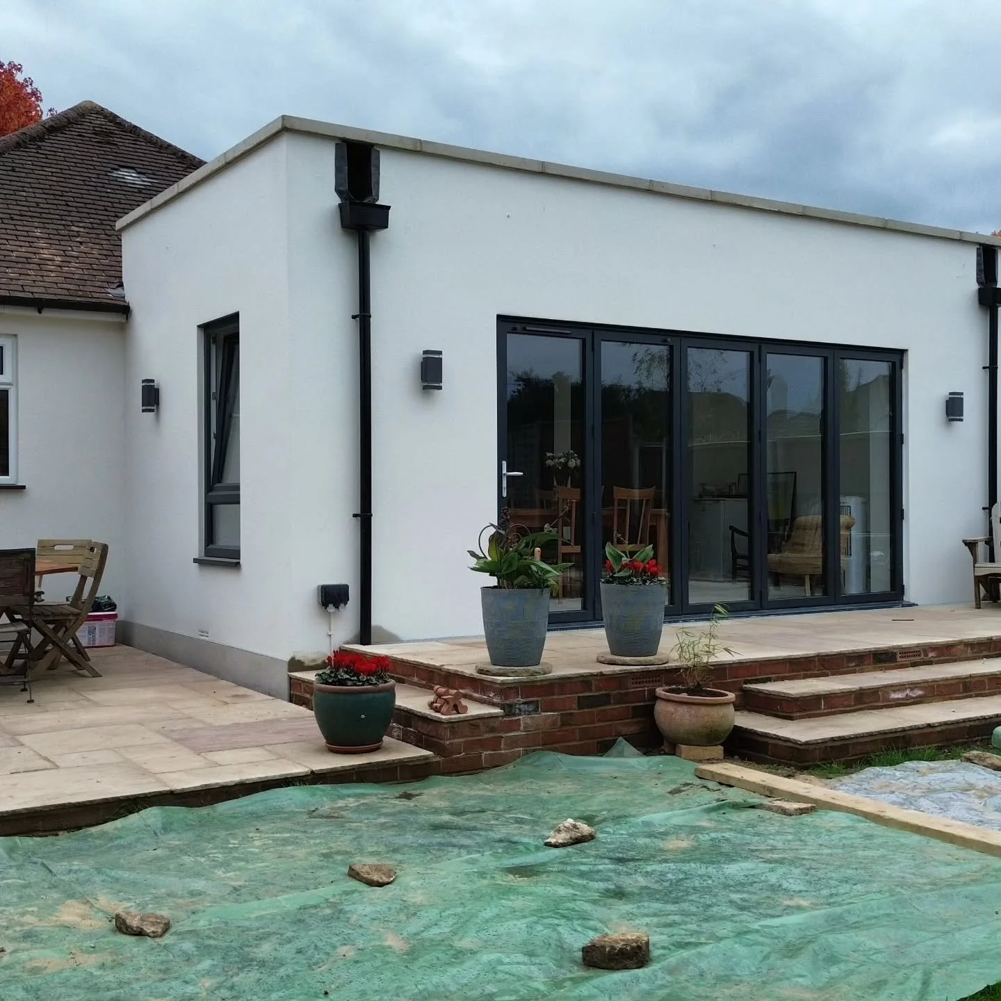 SINGLE STOREY EXTENSION/GARDEN LANSCAPING PROJECT ✔️

Another satisfied customer and yet another of CG'S forever growing list of recommend client's. 💪 

A few drone shots recently trying to show you all our job's literally from top to bottom. 😎

Ju