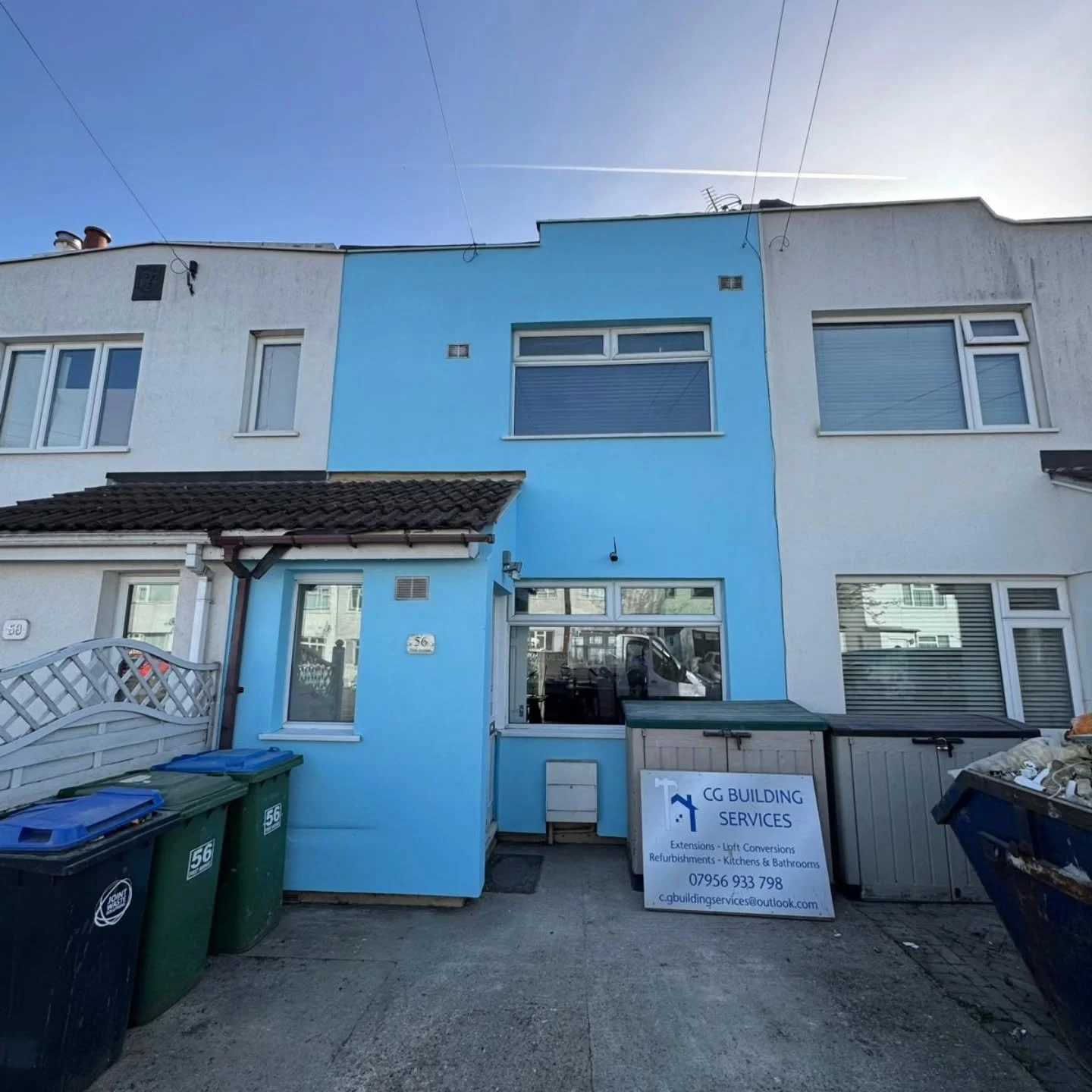 🩵A VERY BOLD MOVE FROM ONE OF OUR MIST RECENT CLIENTS.💥

The outside of this property needed some TLC.

But how shocked our decorator was when he opened the first tub of @duluxtrade exterior weathershield paint. 😲

Who knows the client may even st