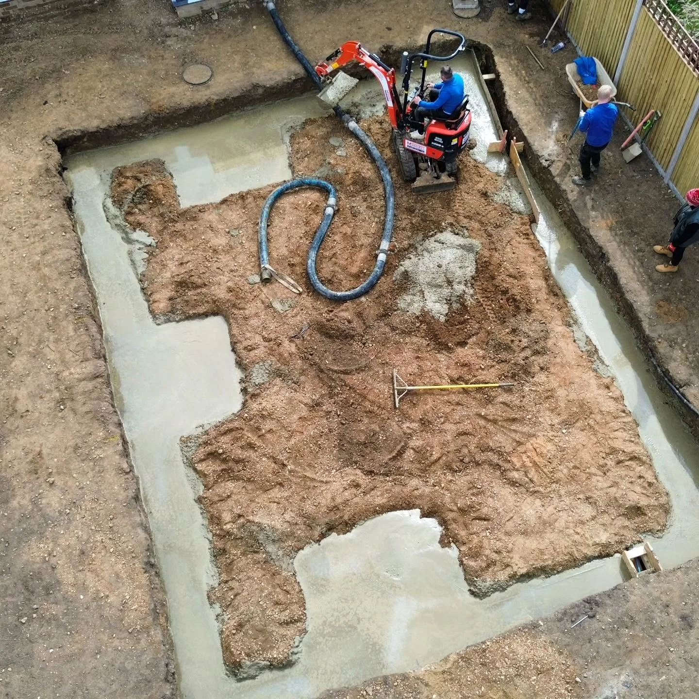 Good morning Instagramer's,

We've been tasked with building this mega sunken garden by our client in Sunbury on Thames.

Flick through the pictures above to see the design. 😎

The team are doing a great job of creating this mega garden/entertaining