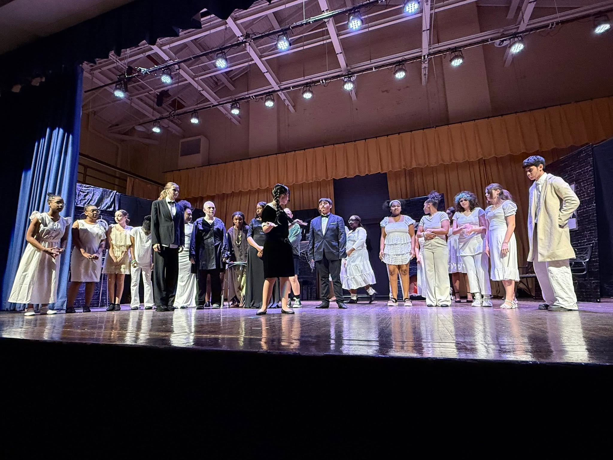 wms-program-for-the-arts-students-on-stage.jpg