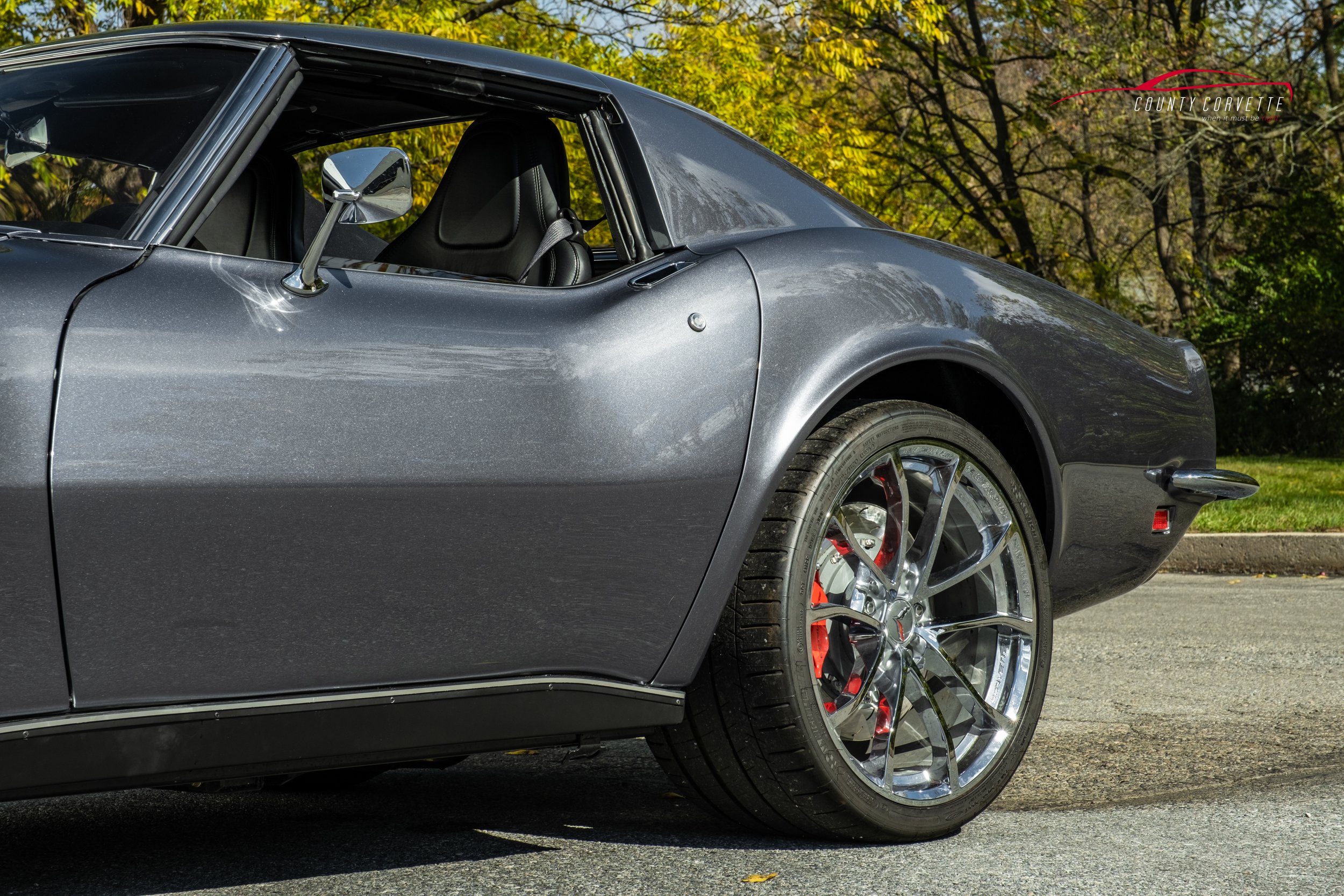 69-restomod-corvette-dod-00078.jpg