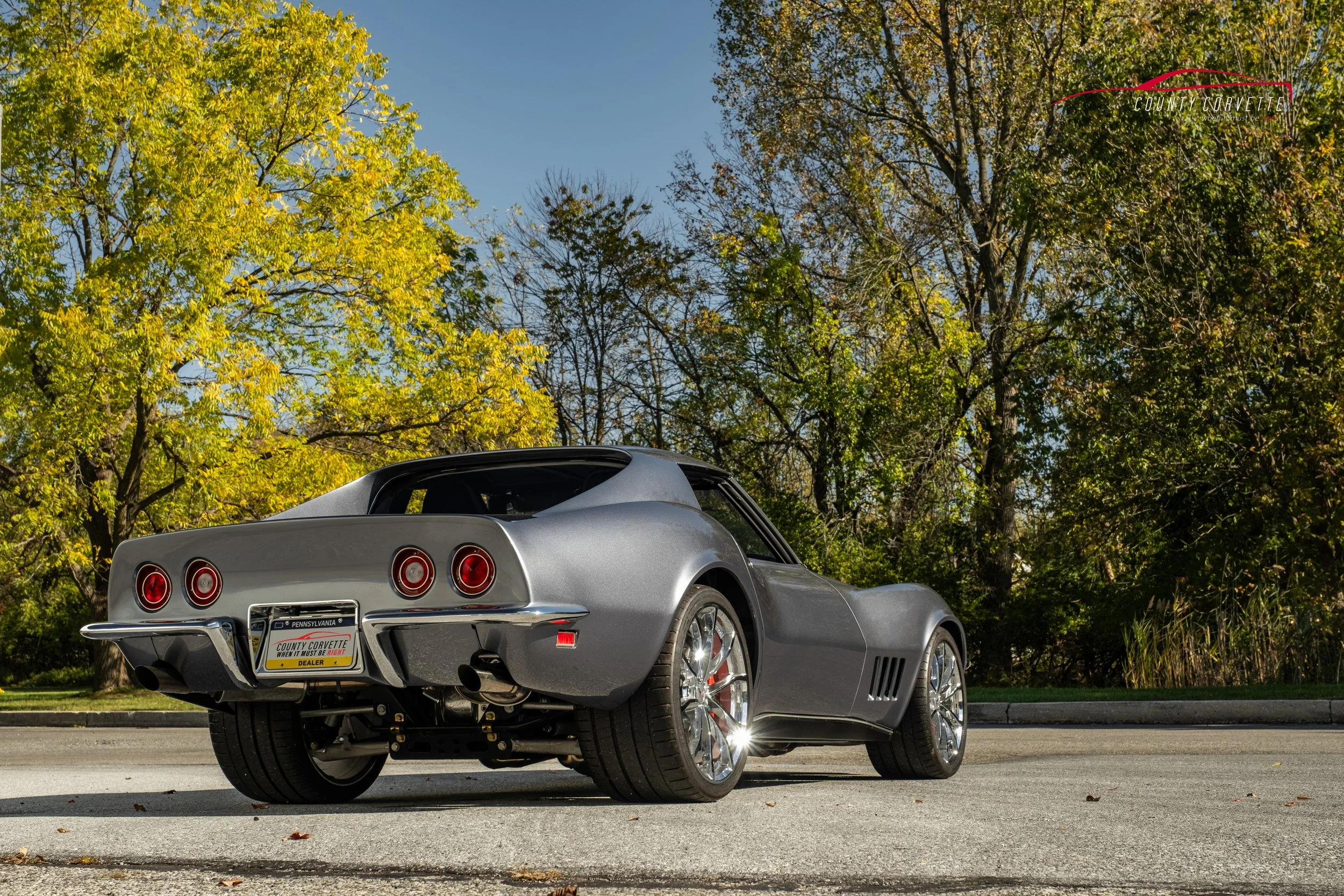 69-restomod-corvette-dod-00018.jpg