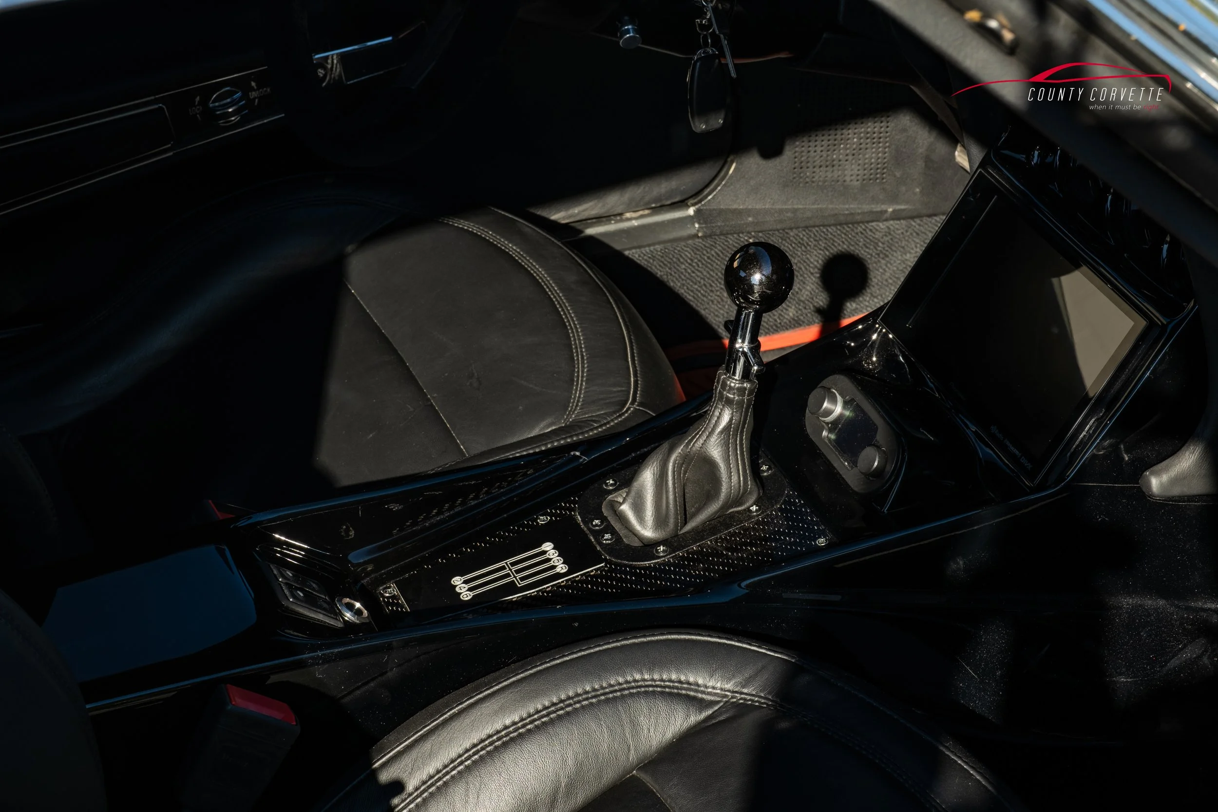 69-restomod-corvette-dot-00009.jpg