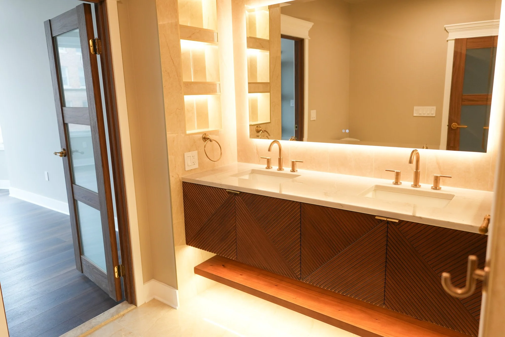 Fredrick 2nd floor bath.jpg