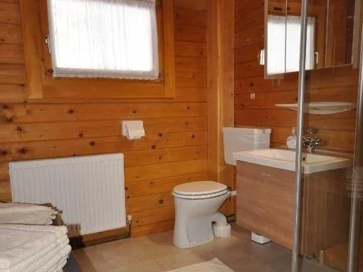 Badezimmer 1.jpg