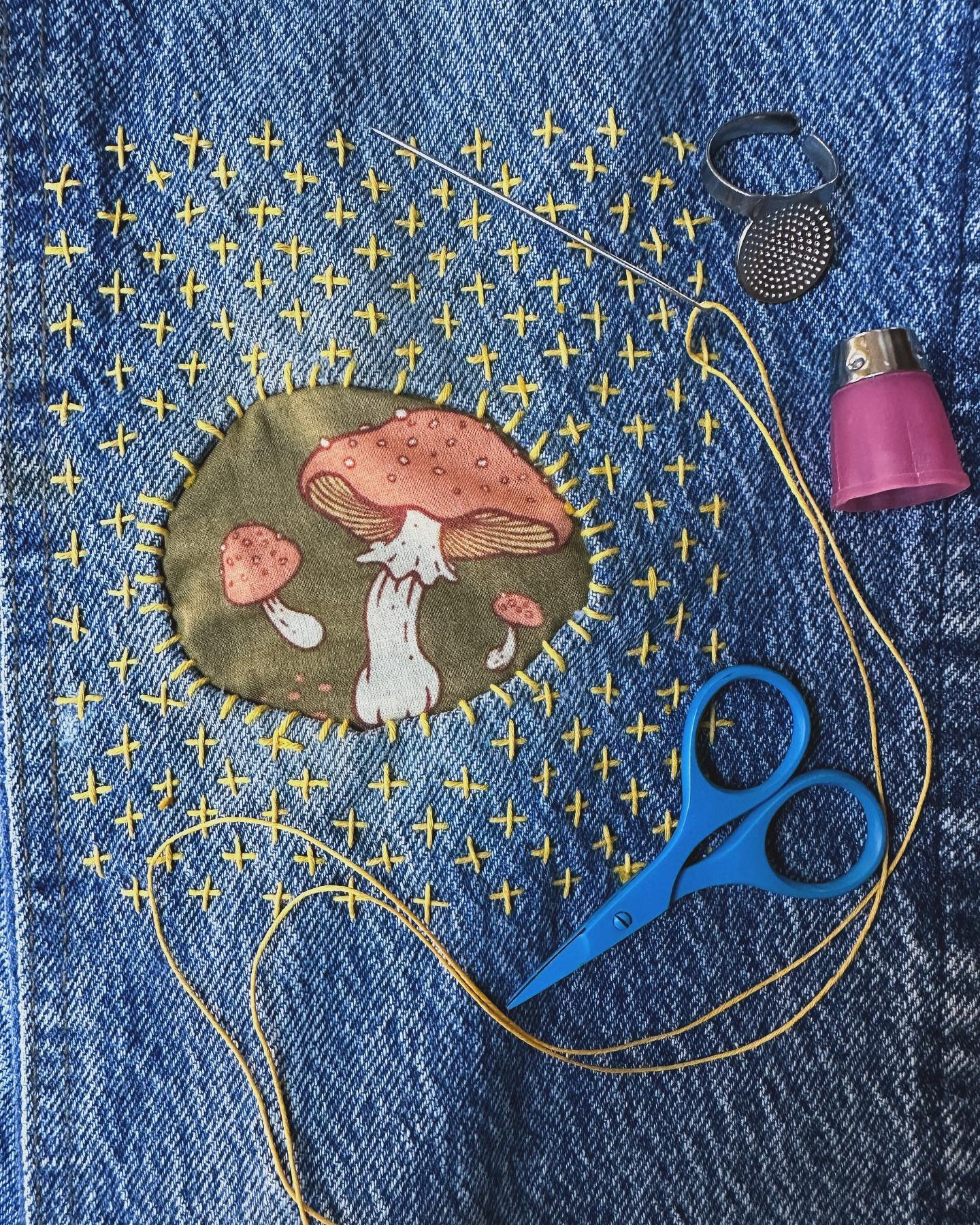 Cute little knee mend for a tiny powerhouse @woodwardpaperco @cutenboot 🍄♻️🪡 with my aesthetic stitching tools @miniaturerhino @beetleandfred @tatterbluelibrary