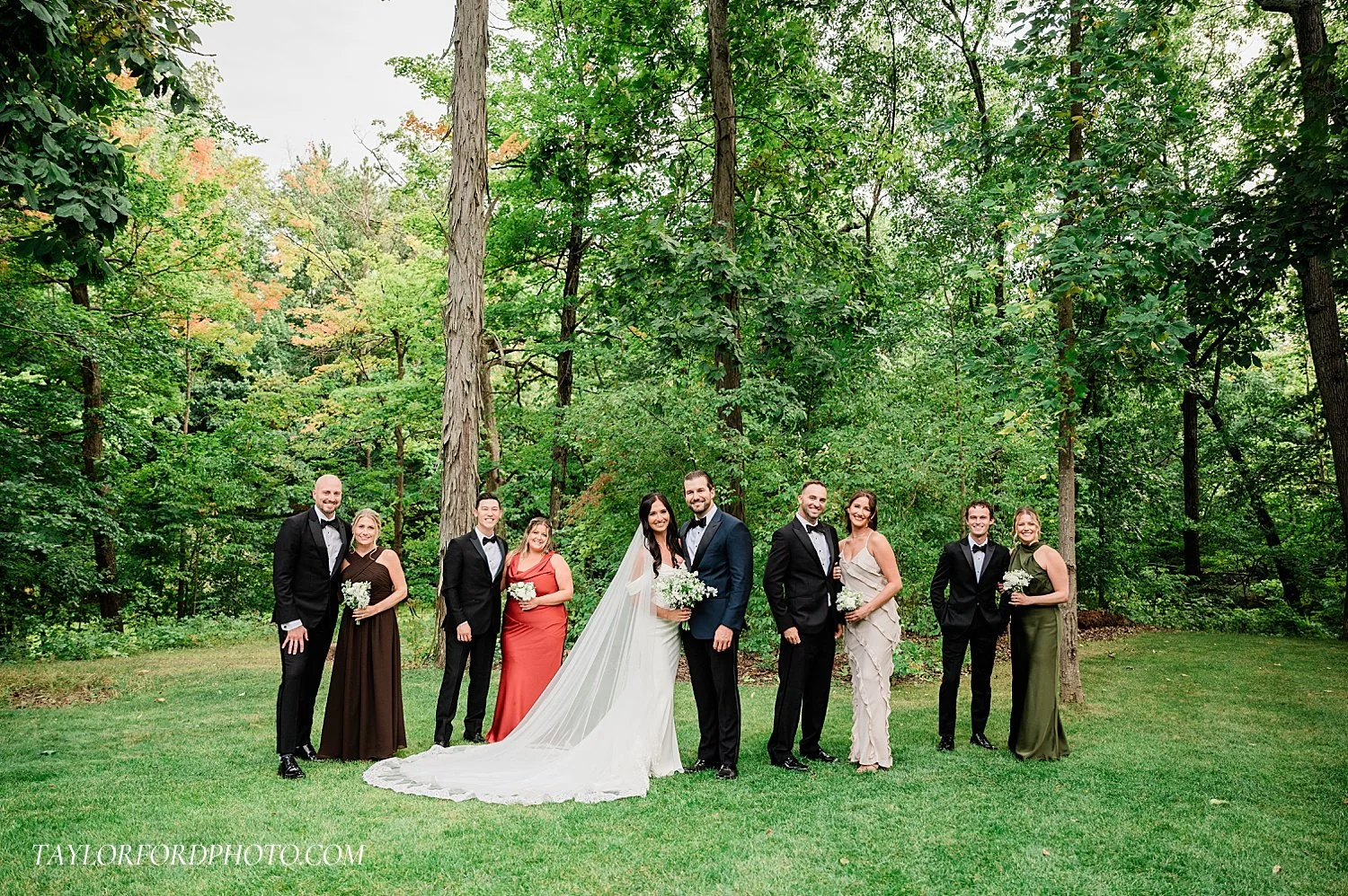 ritz-charles-bluffs-at-connor-prairie-wedding-ceremony-reception-indianapolis-photography_0544.jpg
