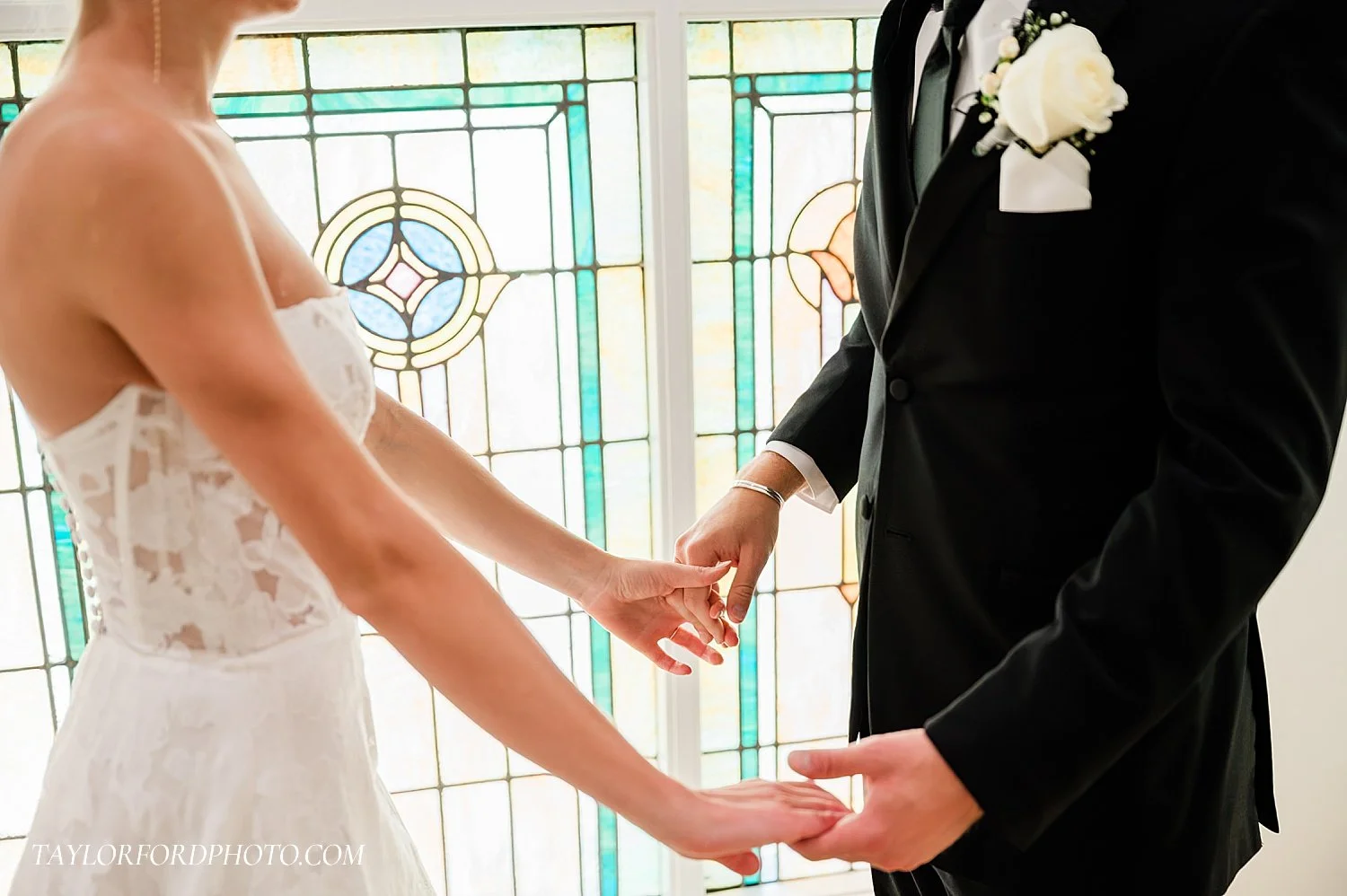 kaleidoscope-502-pierceton-warsaw-indiana-summer-wedding-taylor-ford-photography_0618.jpg