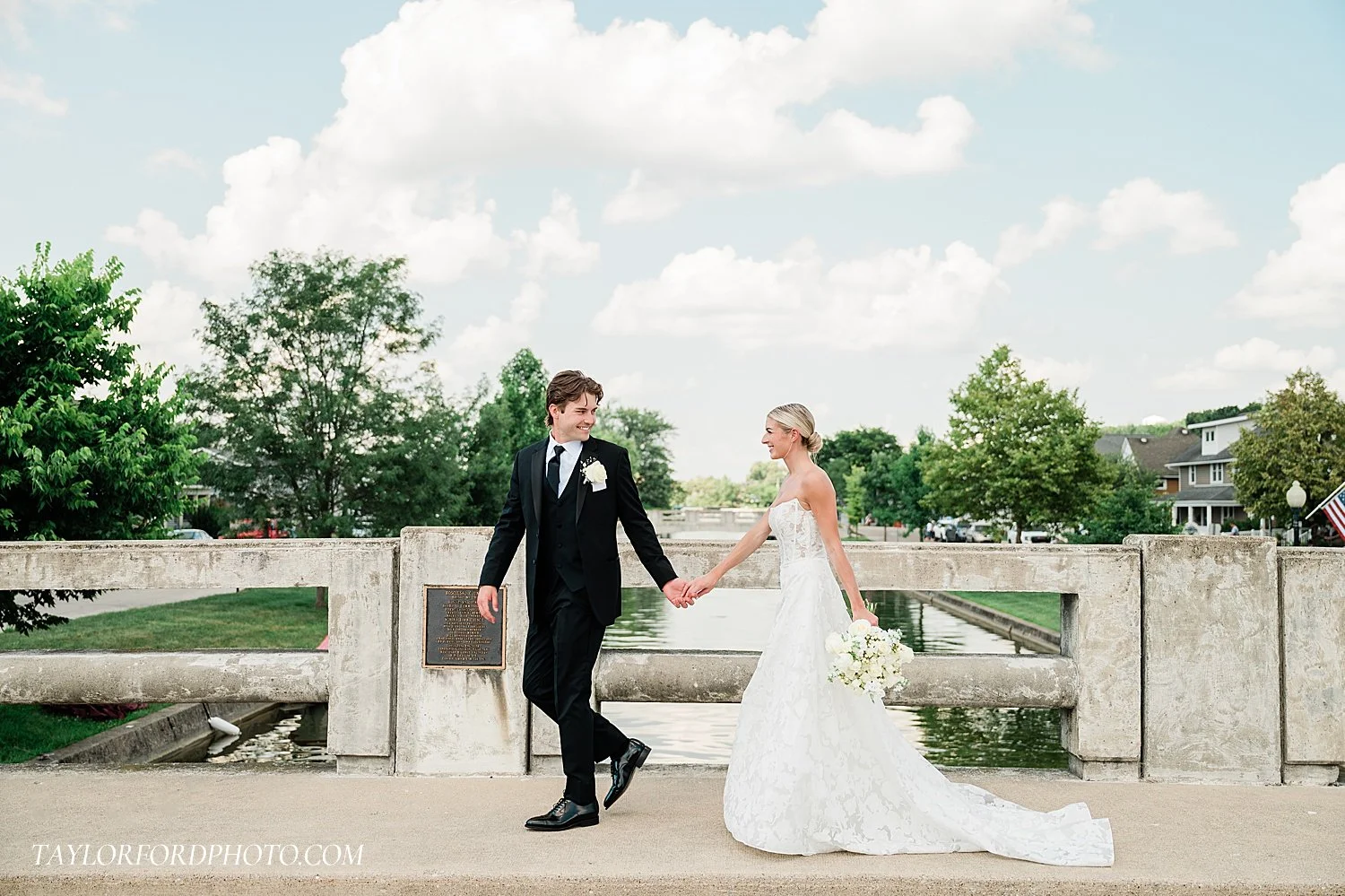 kaleidoscope-502-pierceton-warsaw-indiana-summer-wedding-taylor-ford-photography_0629.jpg