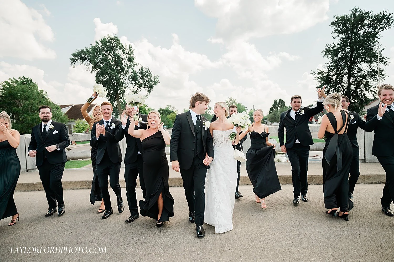 kaleidoscope-502-pierceton-warsaw-indiana-summer-wedding-taylor-ford-photography_0630.jpg