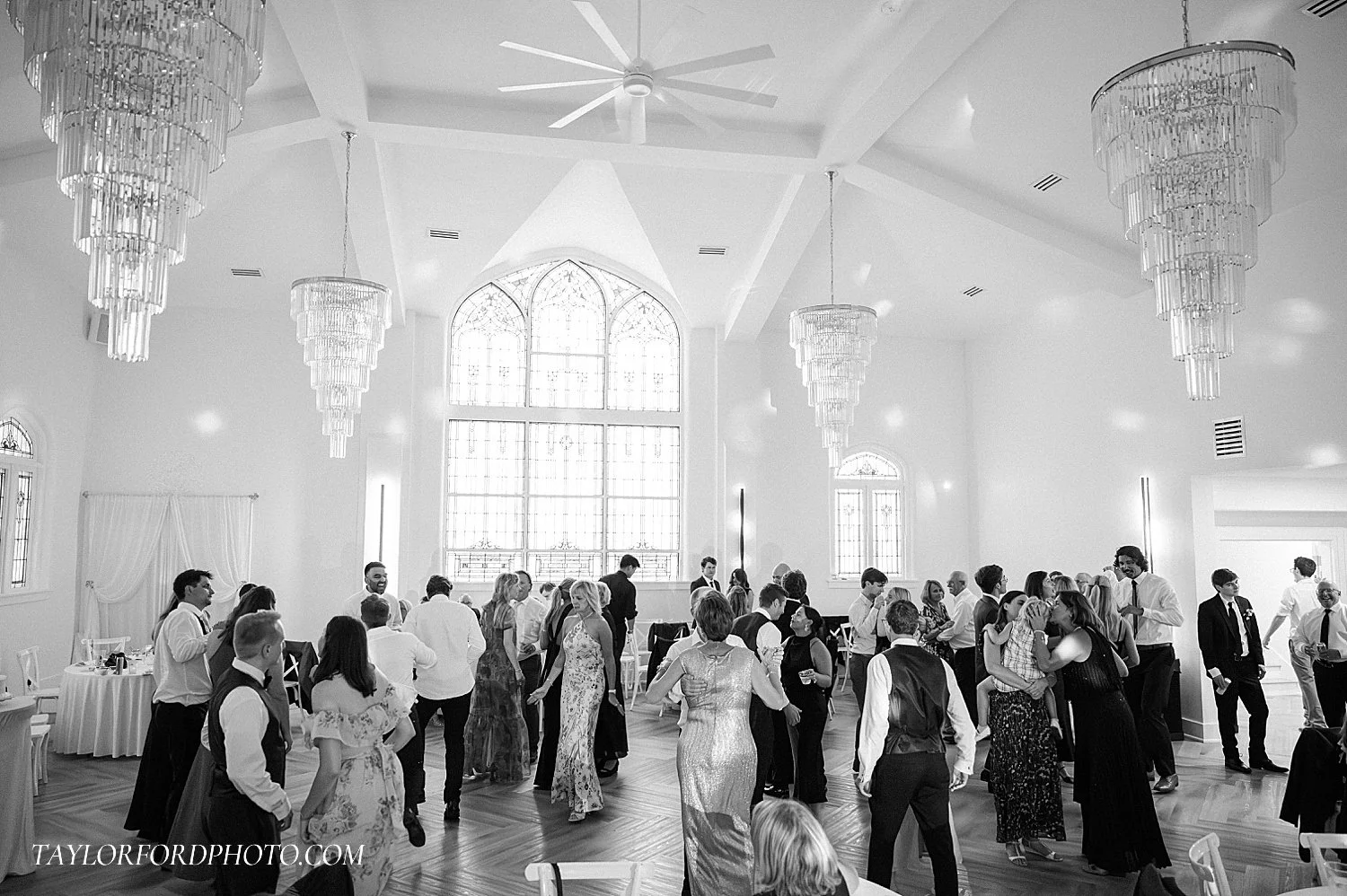 kaleidoscope-502-pierceton-warsaw-indiana-summer-wedding-taylor-ford-photography_0647.jpg