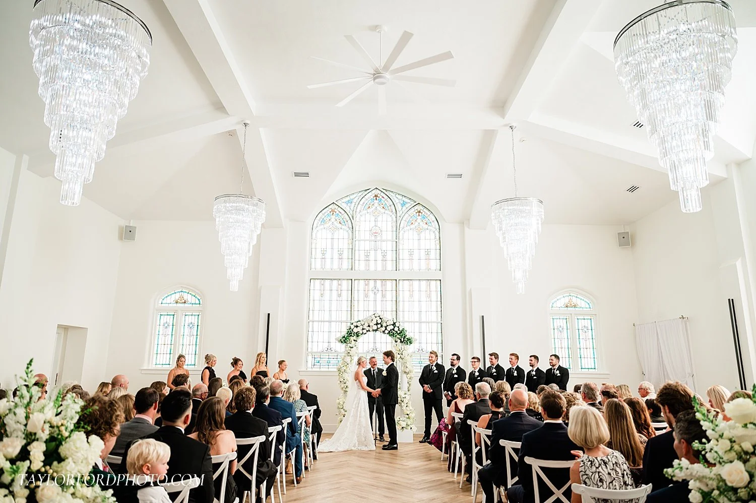 abigail + hunter // pierceton indiana wedding photographer [kaleidoscope event Venue + Winona Lake]